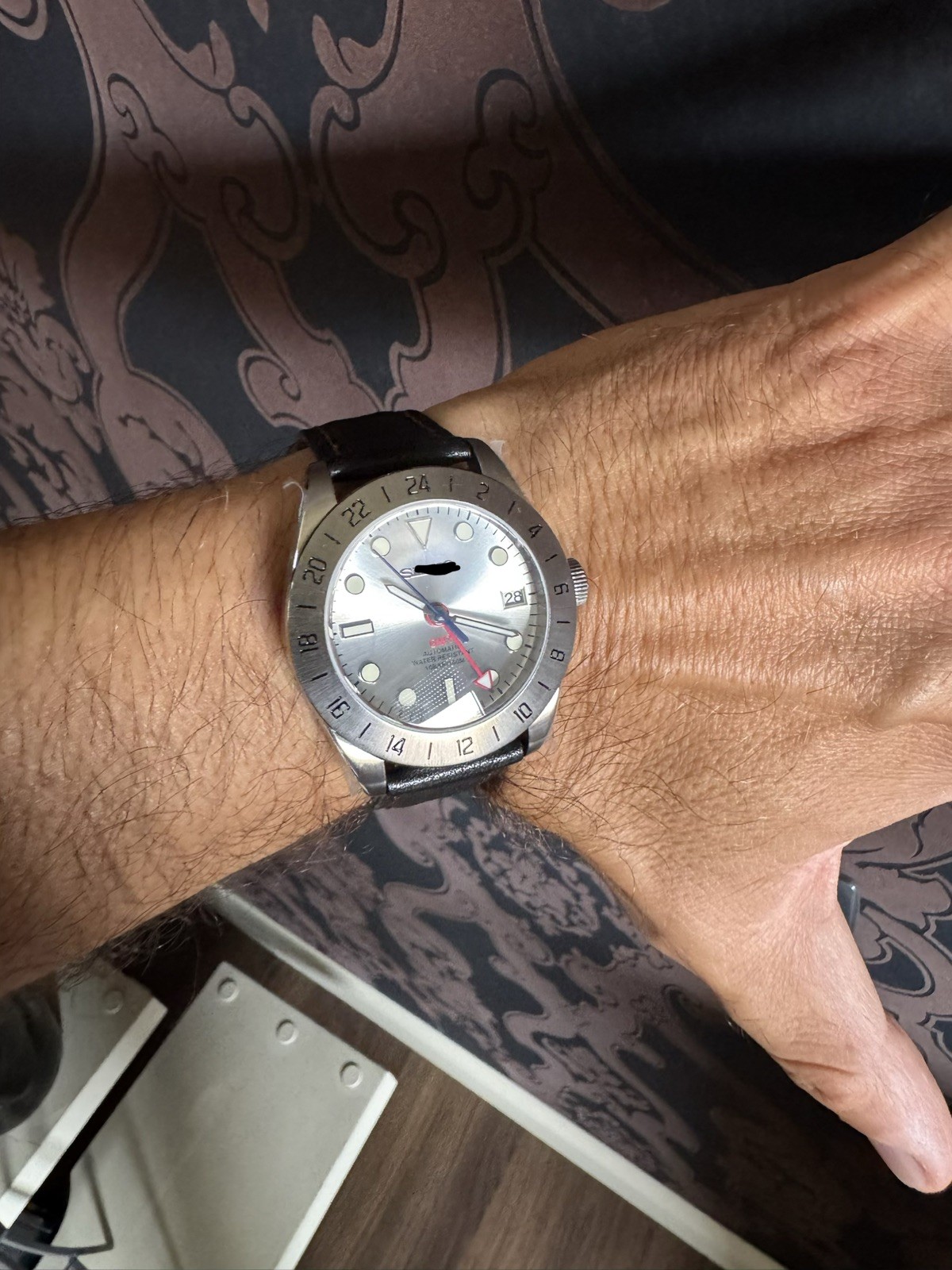CUSTOM – MOD – GMT watch with S logo and original S NH 34 movement.
