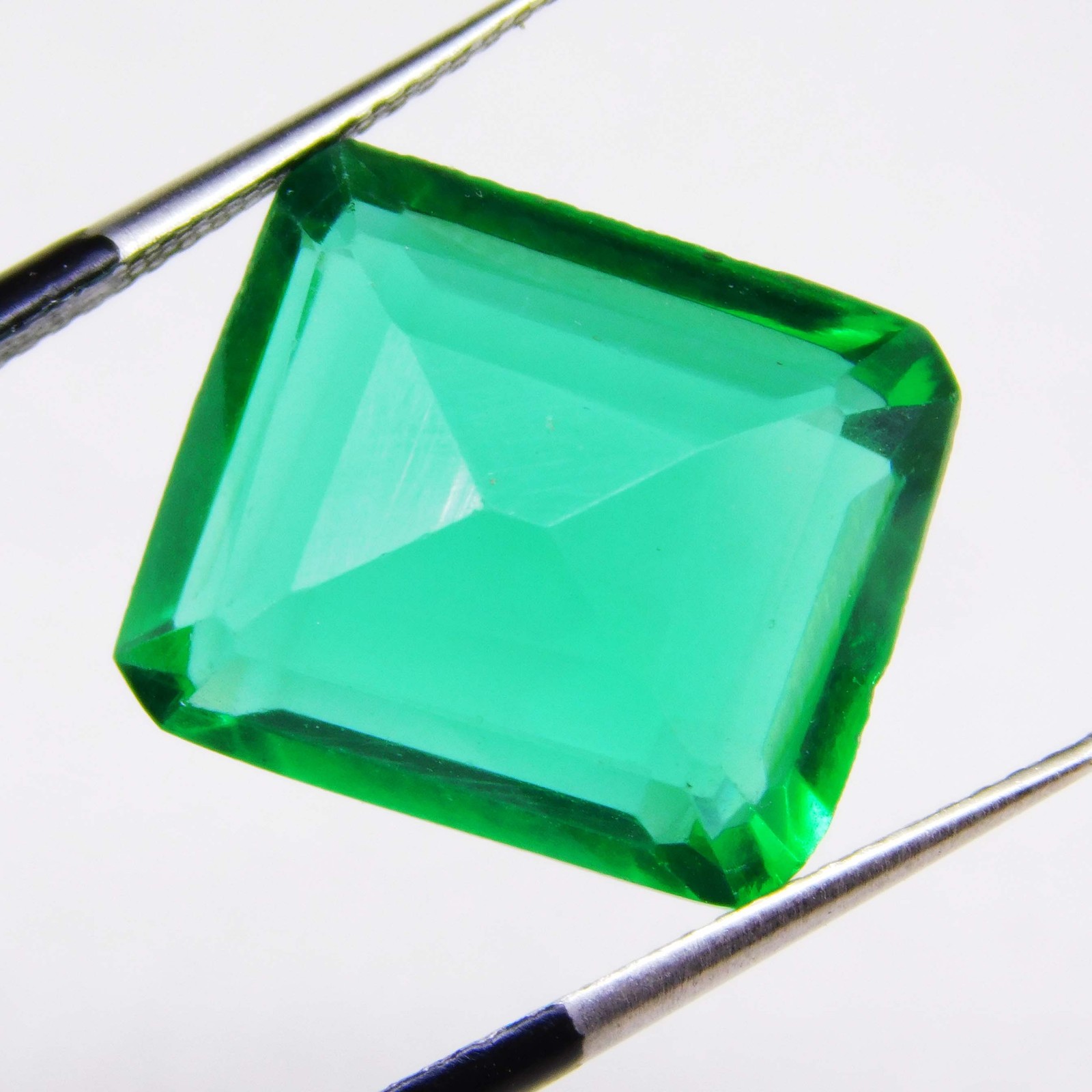 FLAWLESS Green Emerald 11.70 Ct Octagon Certified Loose Gemstone