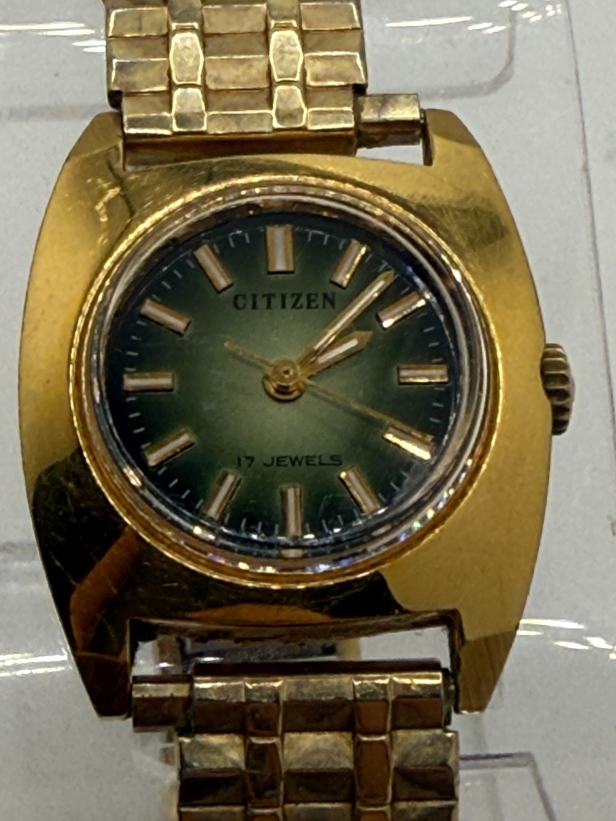 Rare Vintage 1976 Citizen Quartz 17 Jewels Women’s Classic Dress Watch 75-2100