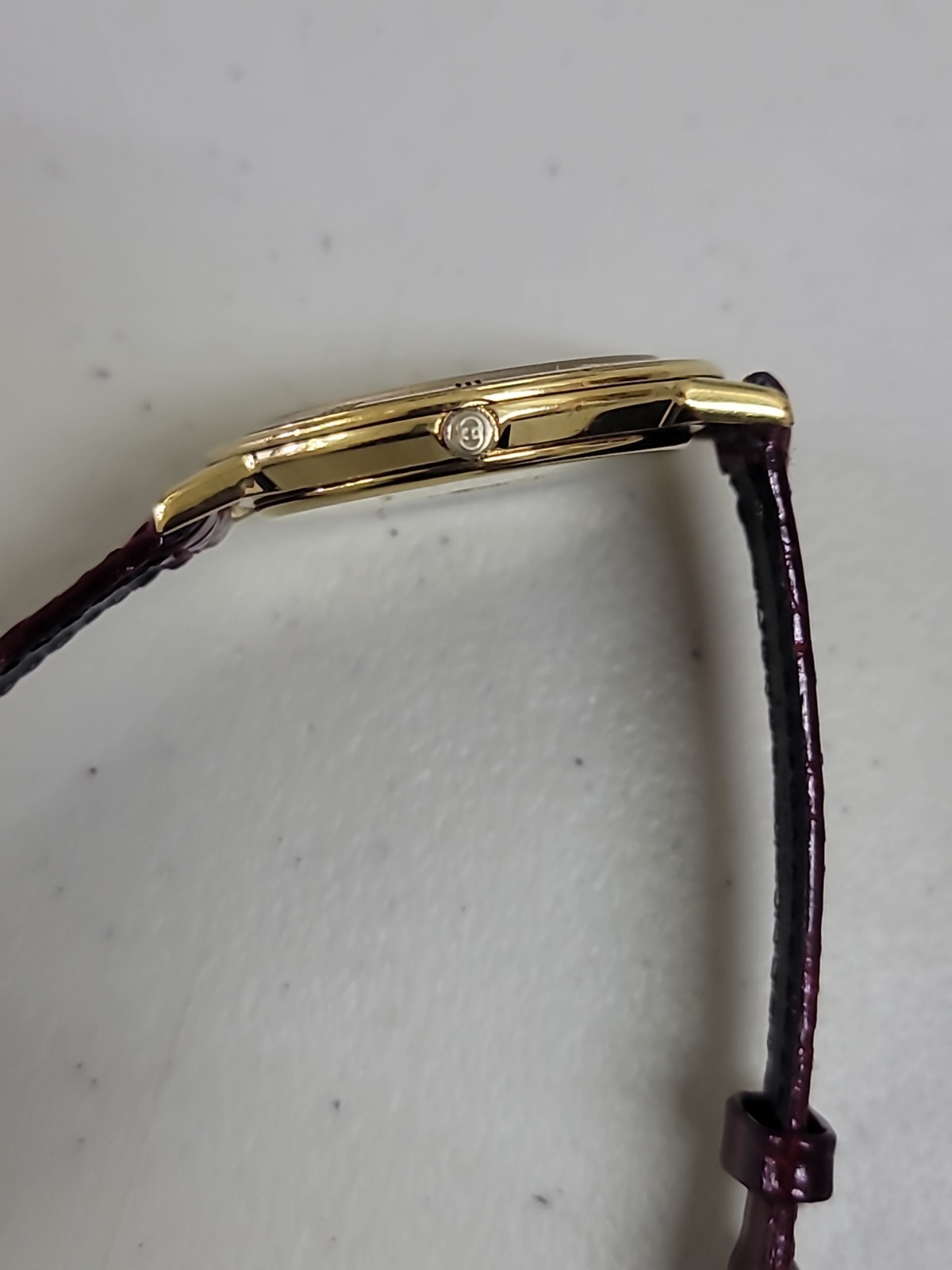 Gucci 3000M Watch Quartz 33 mm case