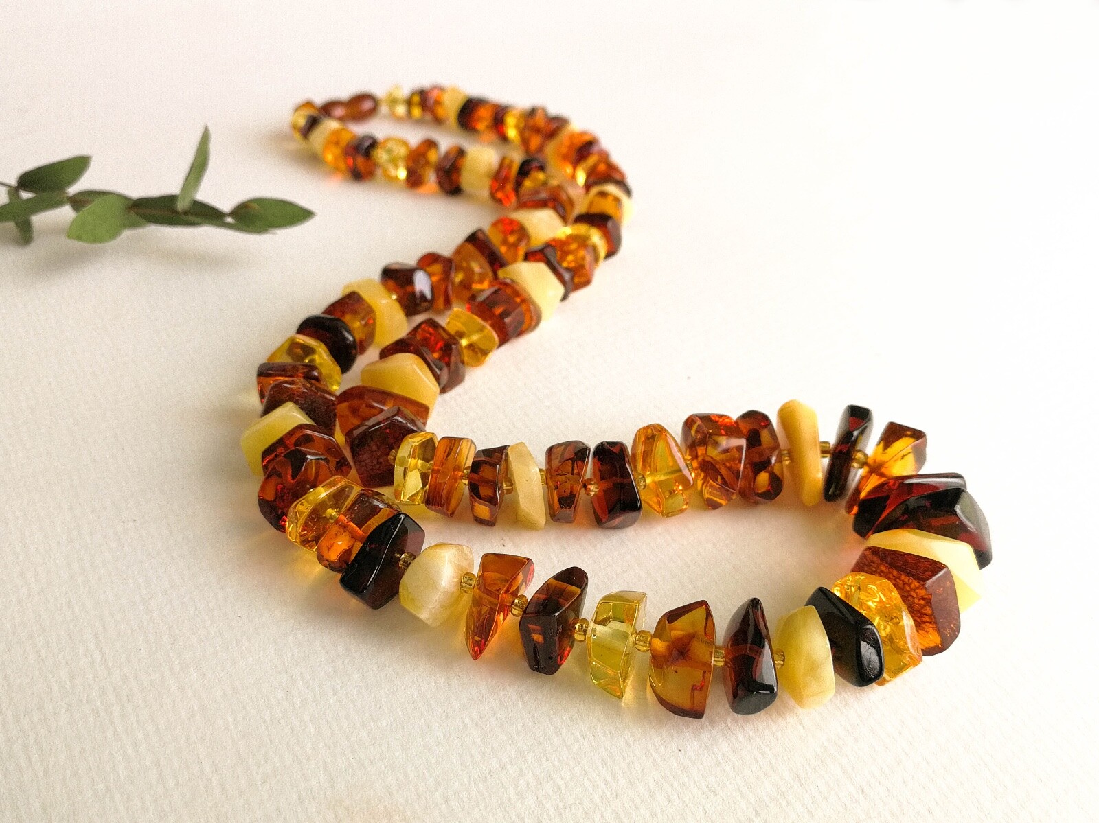 Natural Baltic Amber TORVELA necklace mix color faceted chips Bead 1oz 21,25in