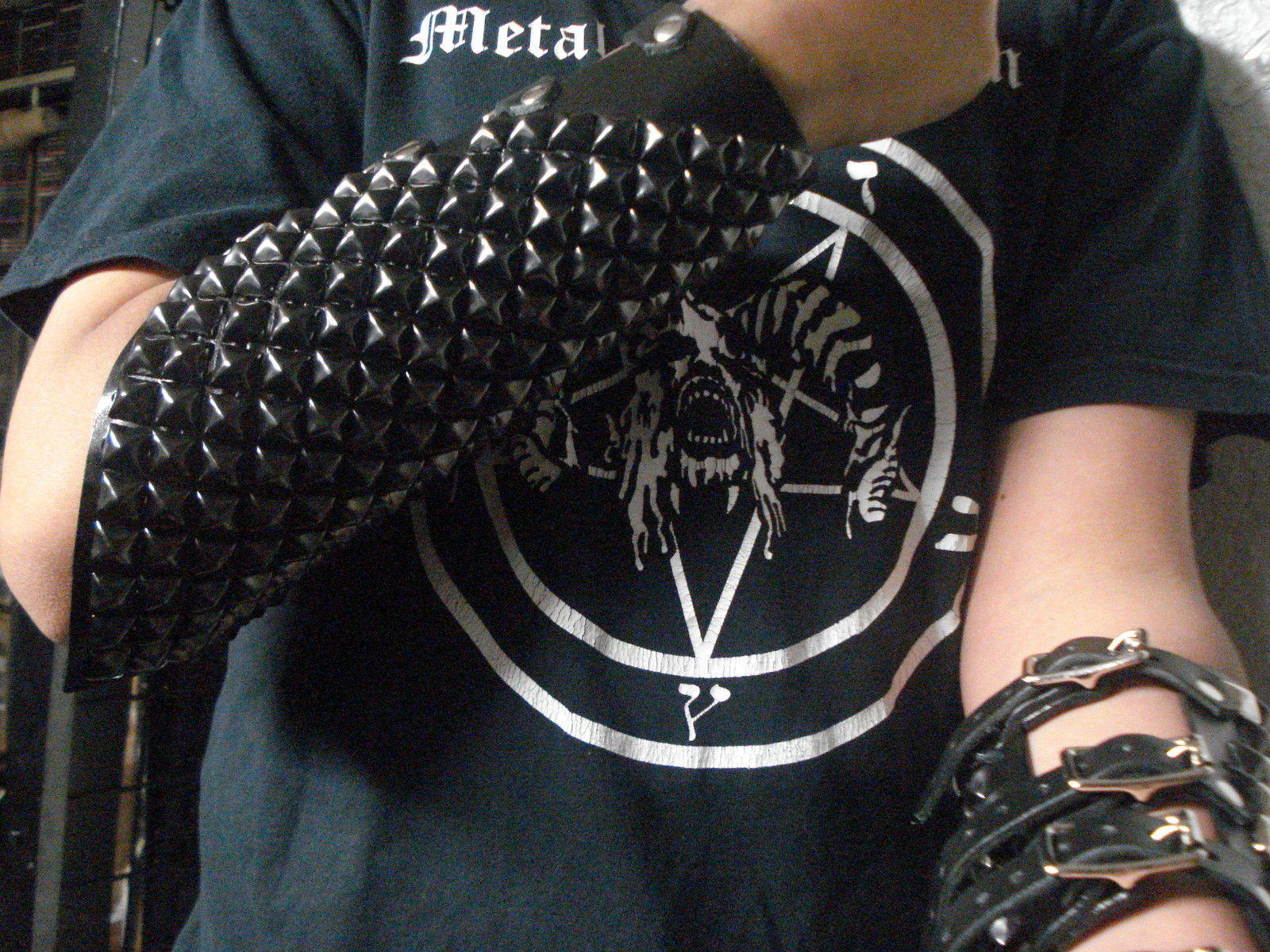 LEATHER BLACK STUDDED GAUNTLET …(MDLG0200)… SABBAT