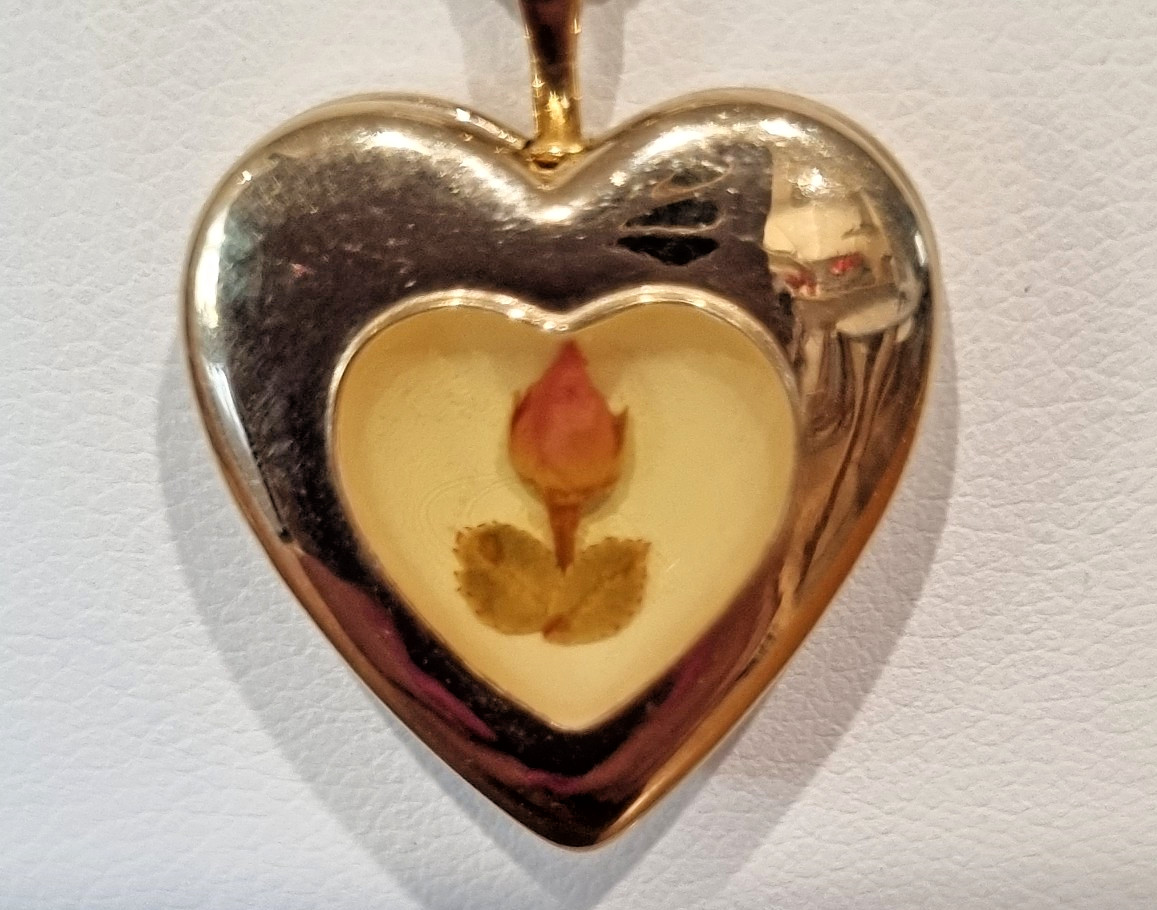 Vintage 14K GF Real Rosebud Heart Locket PPC USA 12K GF Chain 1960-70s See Video