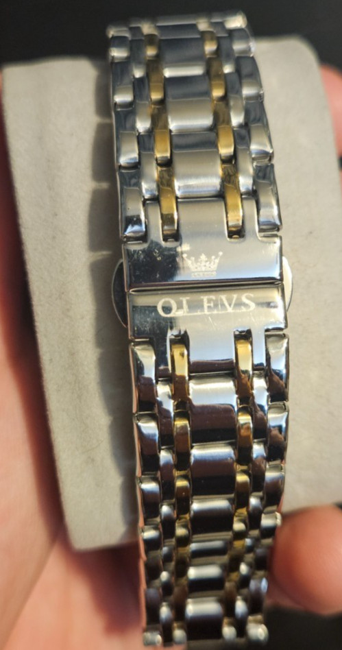 Runs Great! OLEVS 2859G Mens Watch Chronograph – Gold/Silver – New Battery!