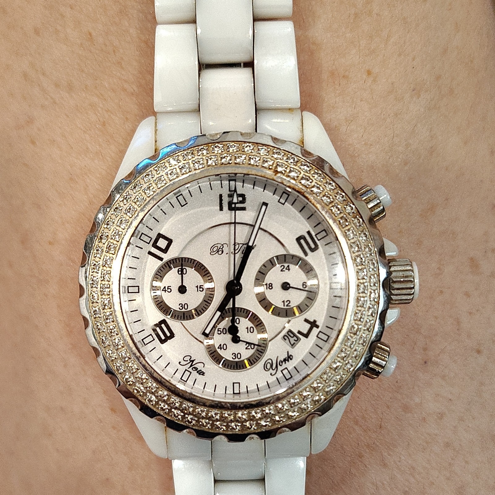 Women’s White Analog Ceramic Bracelet Watch Chronograph Date Crystal Bezel