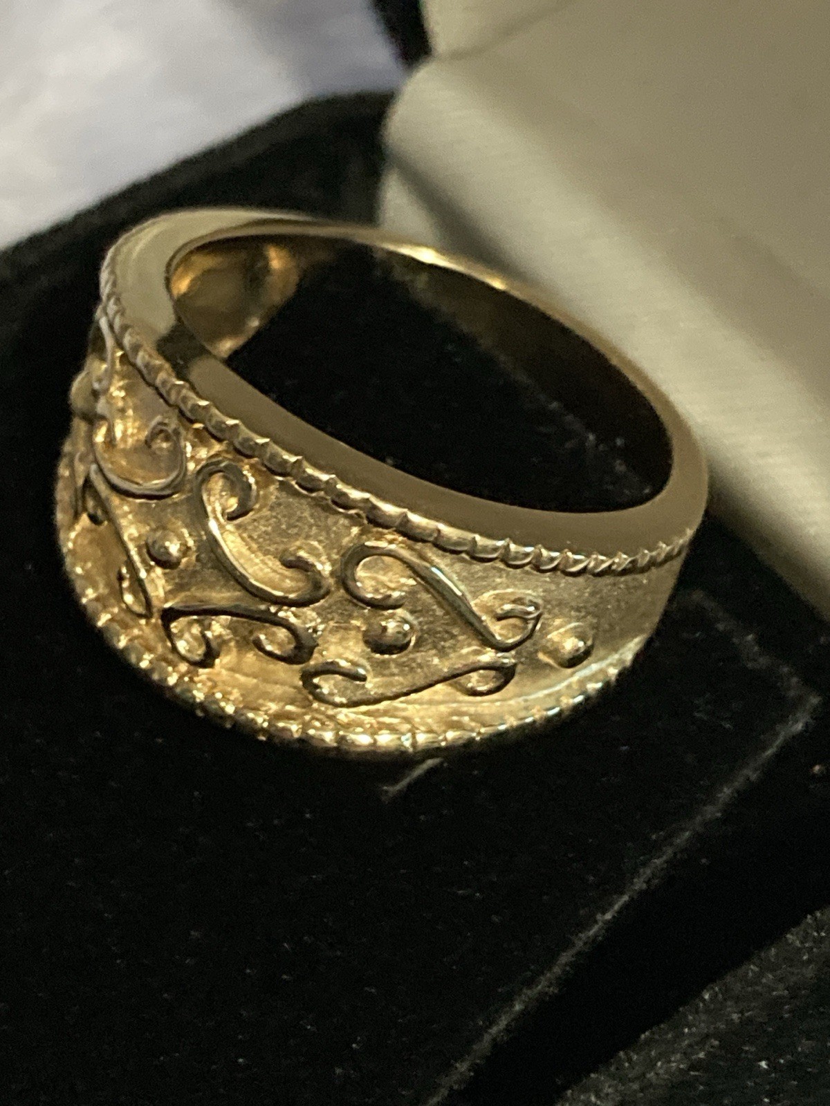 14Kt 8 Grams Yellow Gold Etruscan Scroll Band Ring 8 Grams