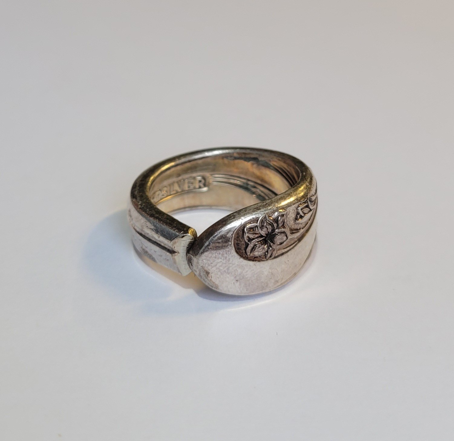 Vintage International Silver Deep Silver Spoon Ring Floral Flower Pattern Size 6