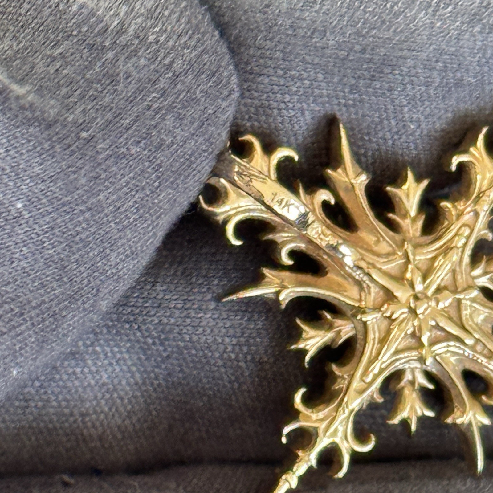 Alex Moss – Nirvana 14ct Yellow Gold Cross Pendant