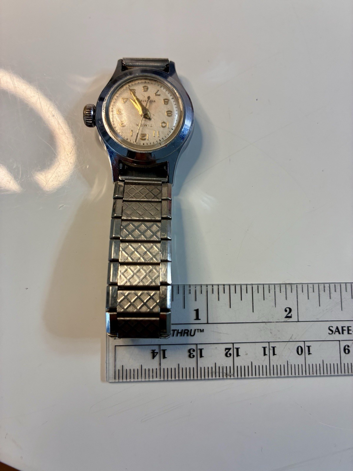 Timex Vintage Women’s Mechanical Watch, Shock-Resistant, Silver Dial, 17J WORKS