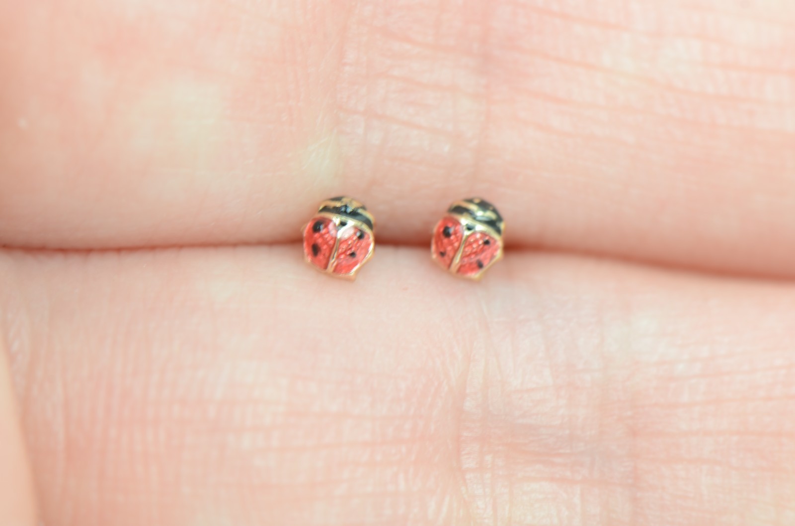 14k Yellow Gold Red and Black Enamel Lady Bug Baby earrings with Screw Back