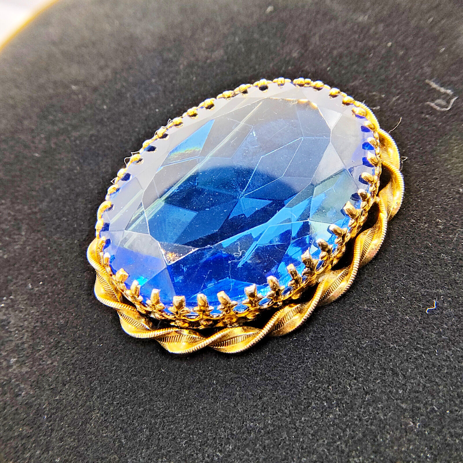 Vintage Art Deco Style Austrian Brooch Blue Paste Gold Tone Filigree Spiral Rope
