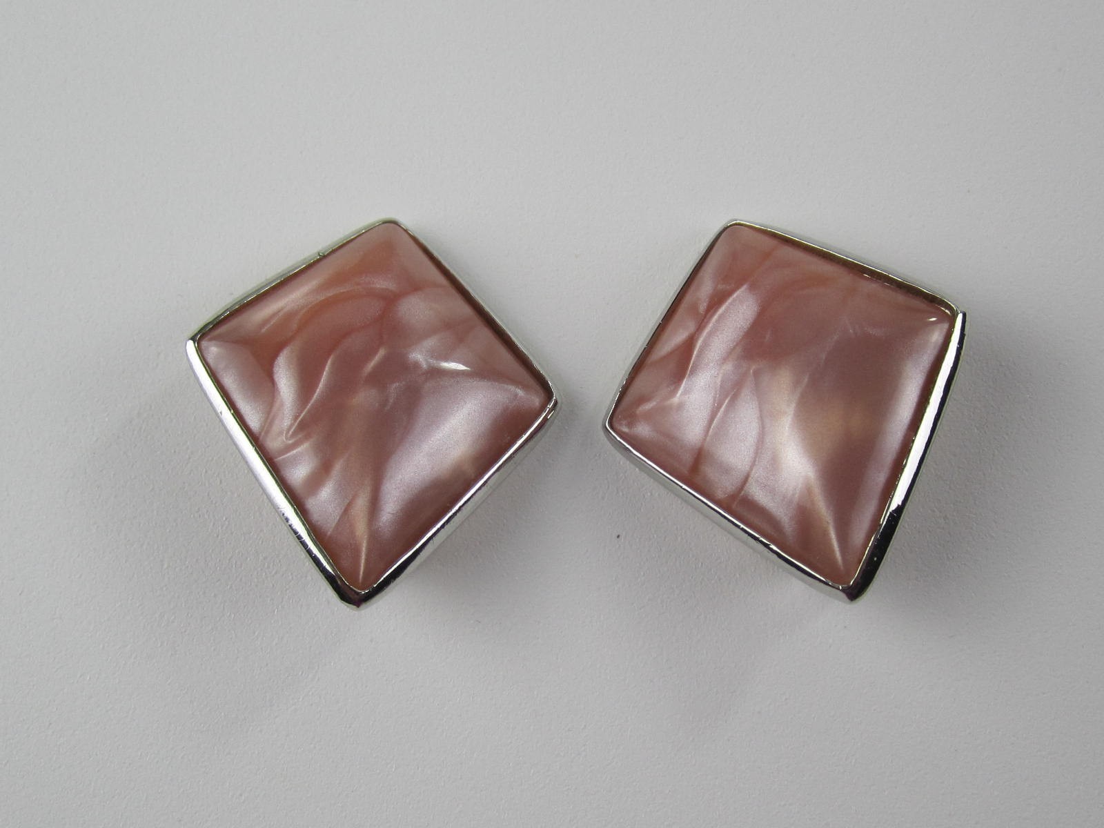 Vintage Pink Kite Earrings Marbled Satin Texture Silver Tone Clip-on (E1)