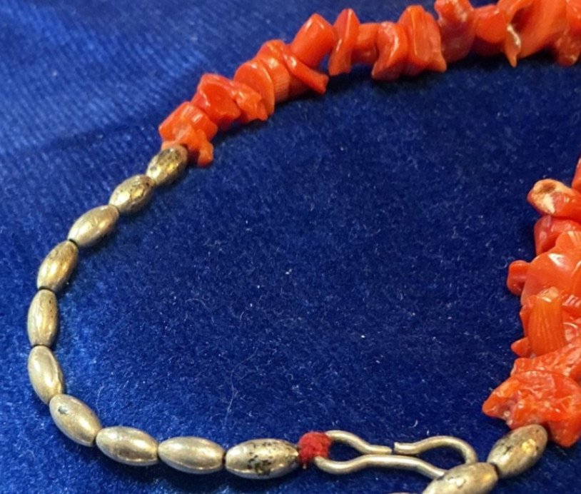 VINTAGE SOUTHWEST BRANCH CORAL , NUGGETS AND STERLING OVAL BEADS