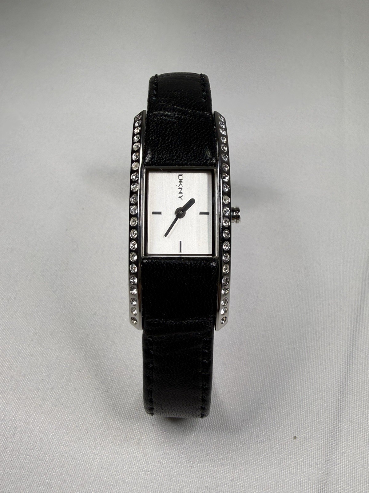 Woman’s DKNY Watch with Leather Band **Nice** NY3473