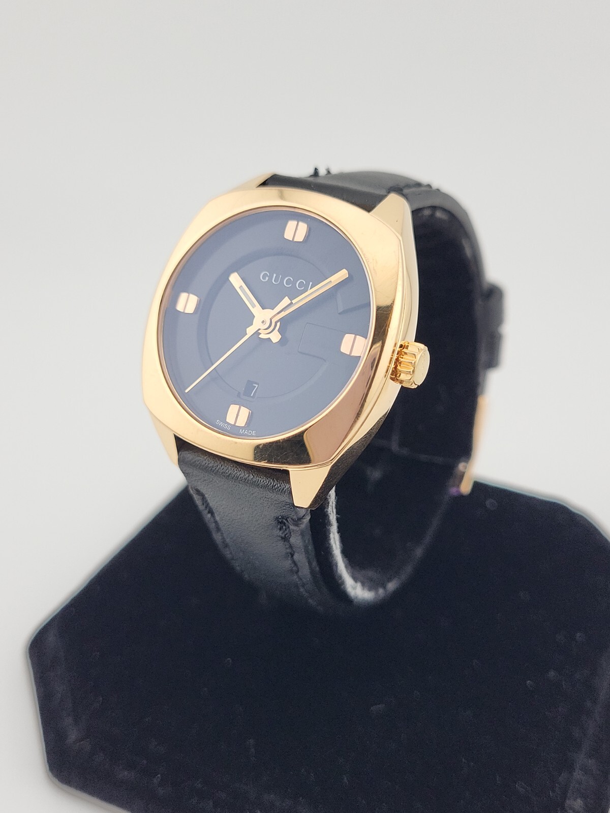 Gucci GG2570 Gold Accent Leather Band Women’s Watch – YA142509