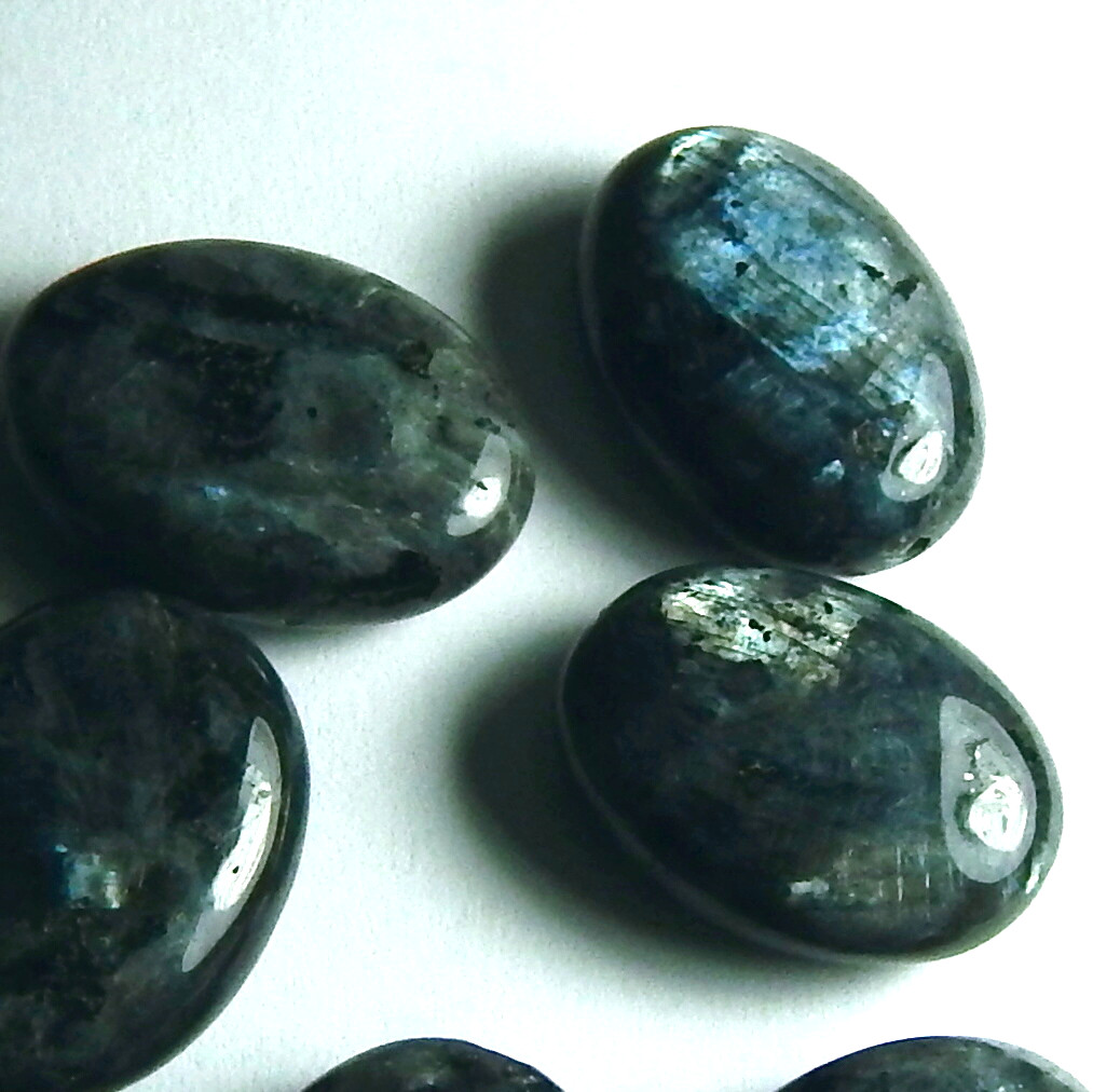 15ct Larvikite Labradorite Silver Blue Flash Oval Bead Natural Mined Norway