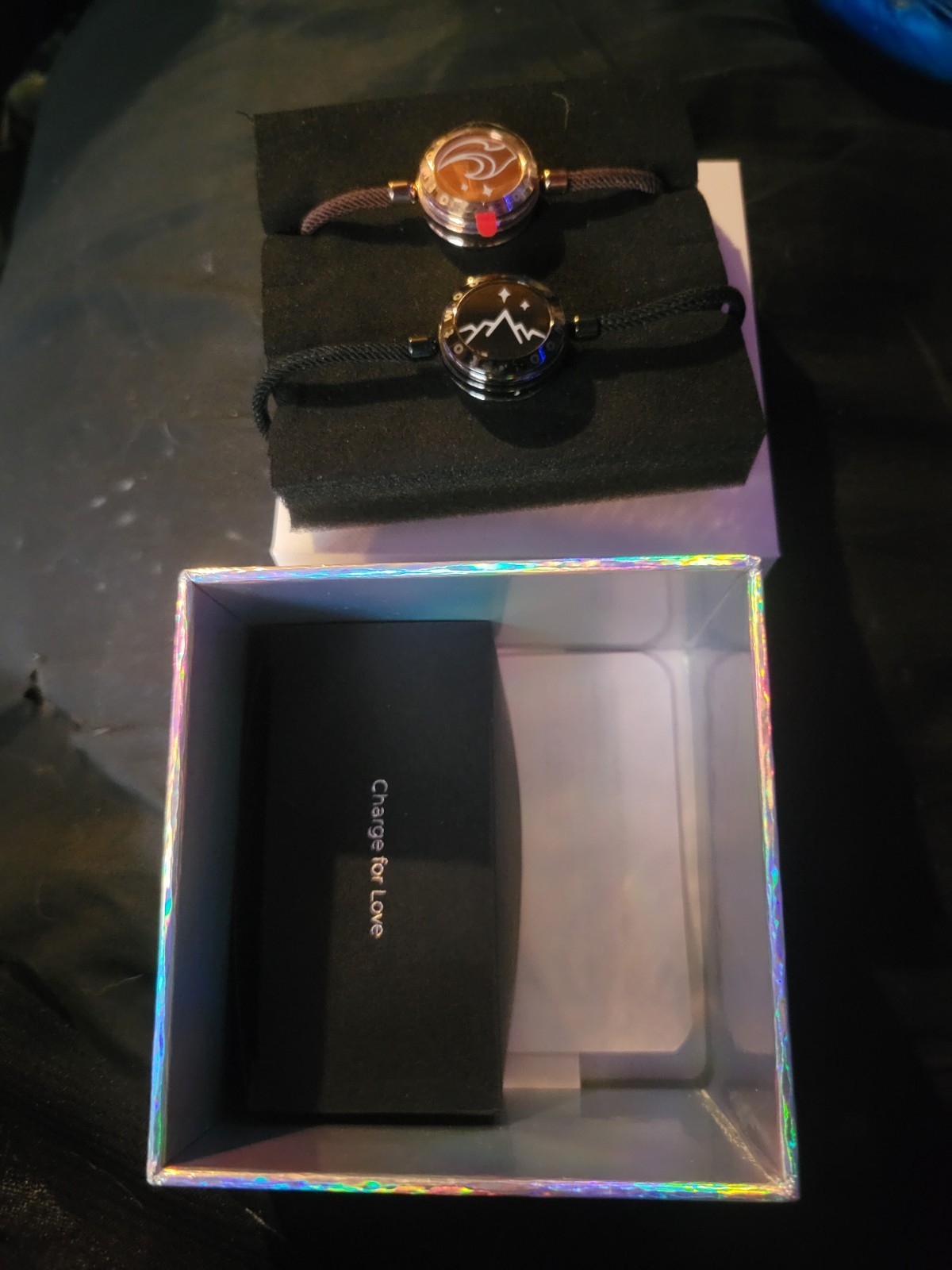 Totwoo Couples love bracelet Works and has everything