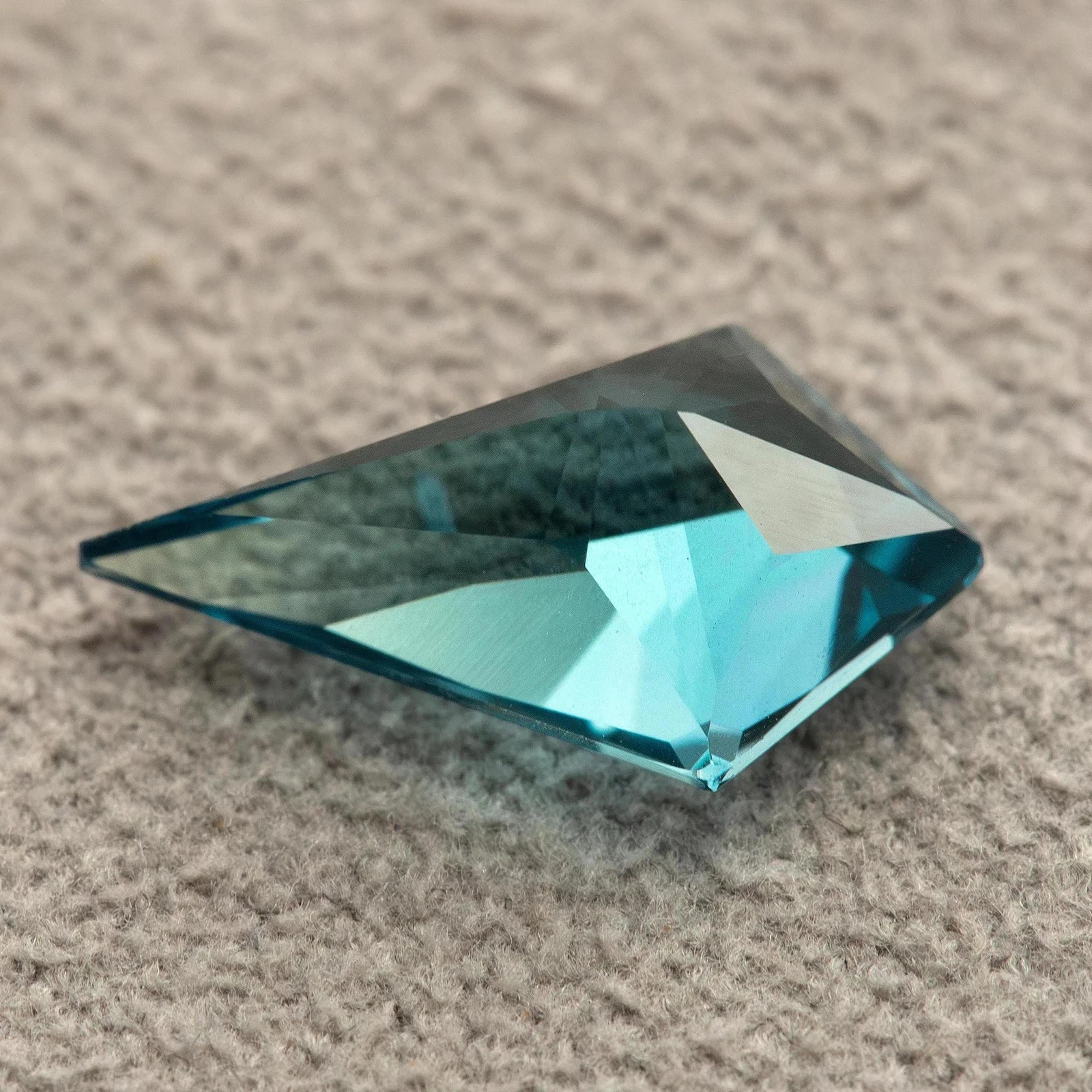 12 Ct AAA+ Natural Teal Blue Sapphire Kite Cut Loose Certified Gemstone