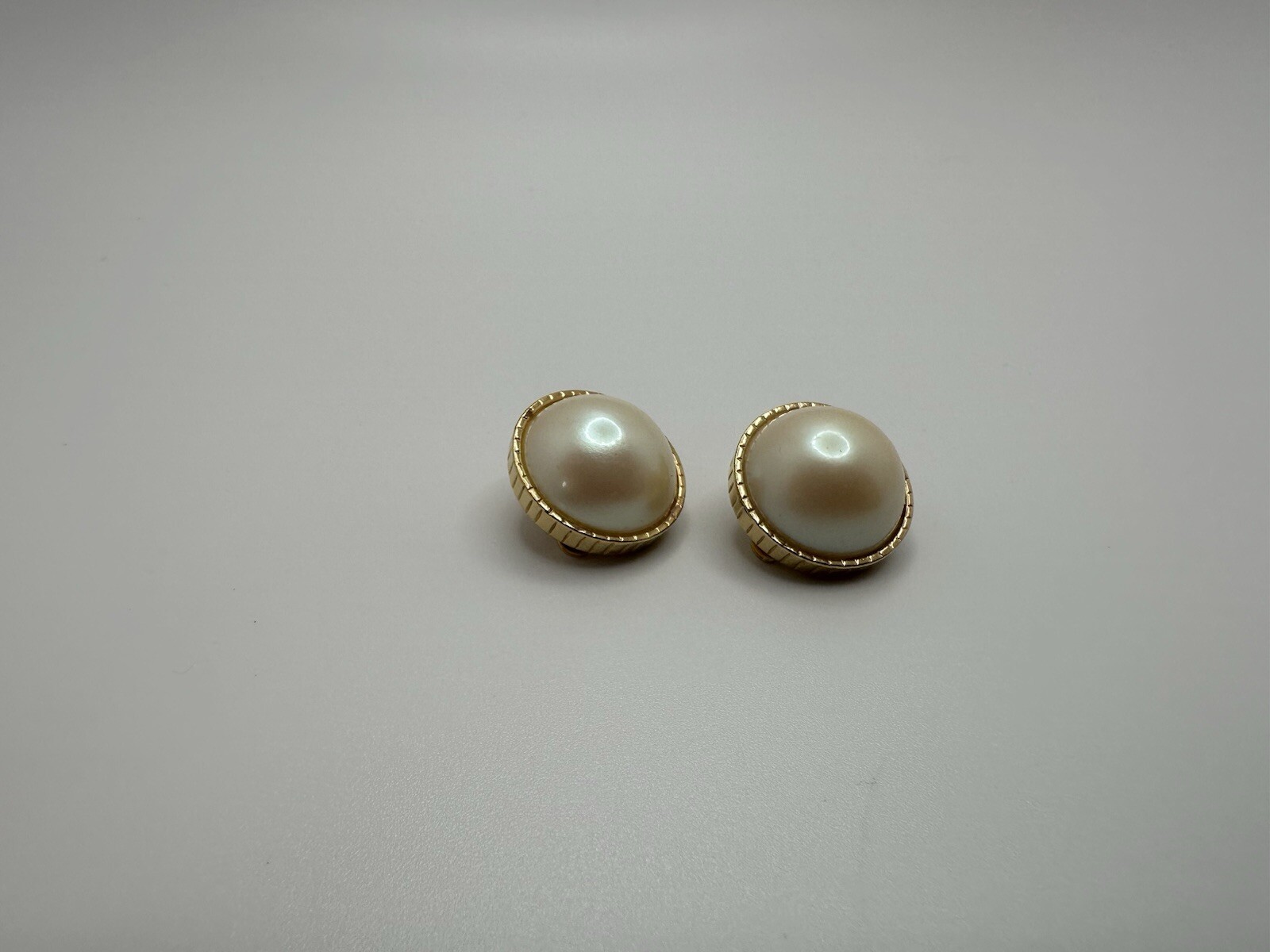Vintage Gold Faux Pearl Nina Ricci Clip Earrings 1.7cm JB16
