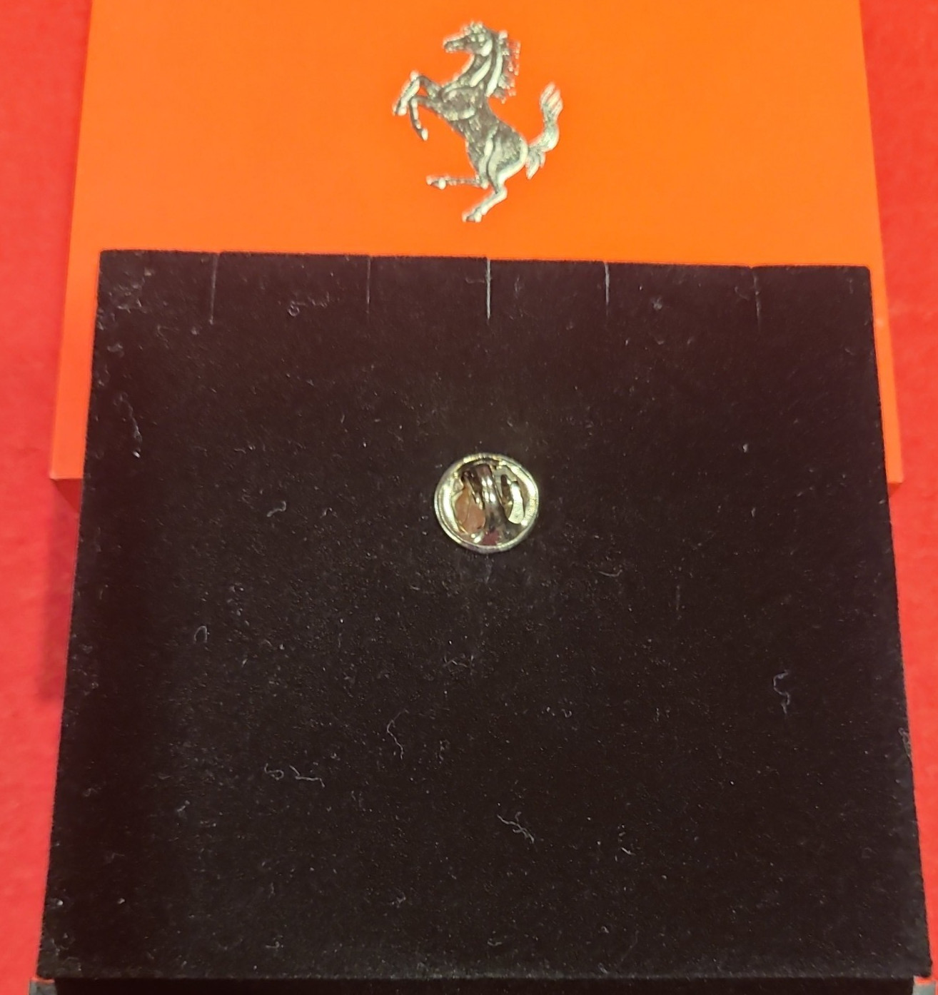 Lifestyle Ferrari Store Prancing Horse brooch/pin Ruthenium Chassis finish Itay