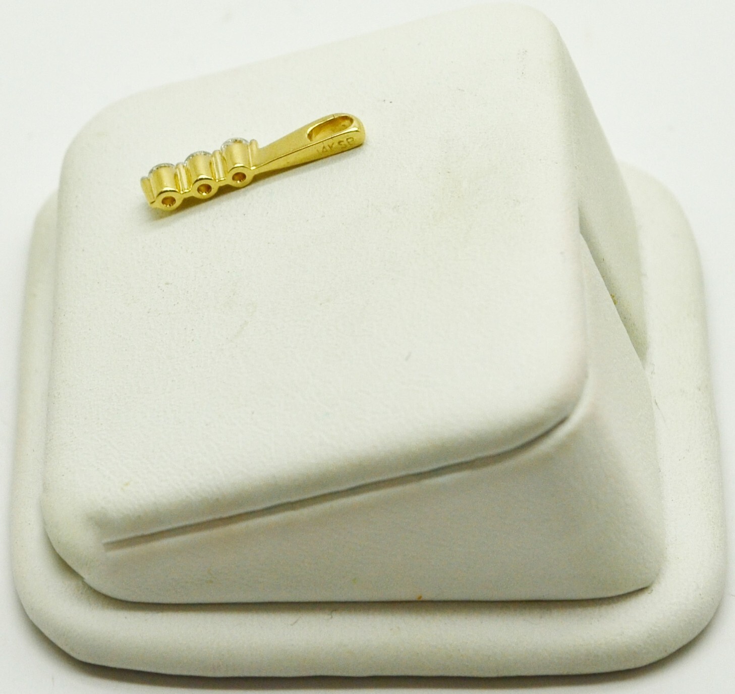 Beautiful Petite 14K Yellow Gold .09CT Diamonds Pendant GOLD-3372