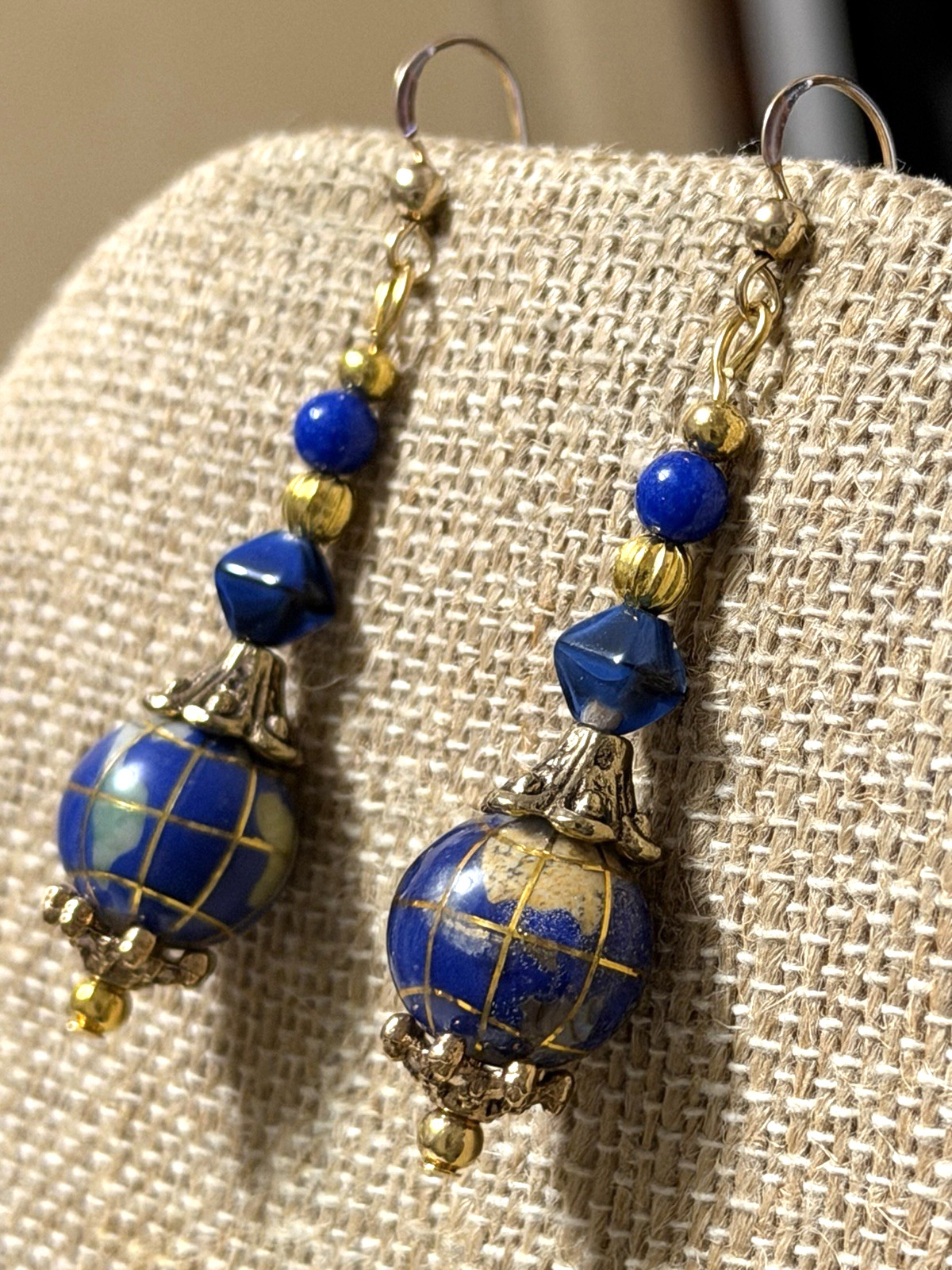 NEW ITEM*VTG. 12MM BLUE LAPIS GEMSTONE INTARSIA GLOBE EARRINGS-14K EAR WIRES-NEW
