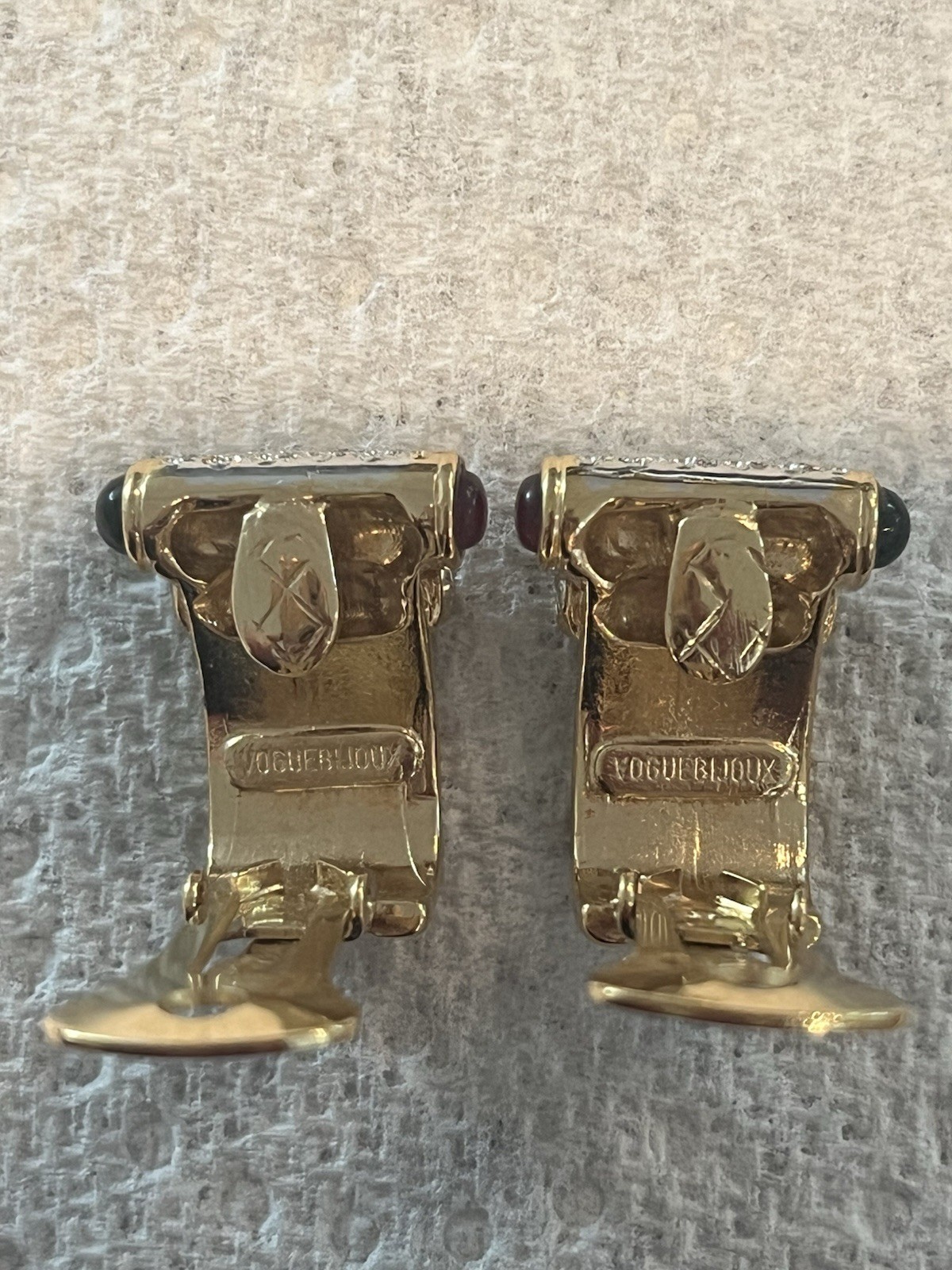 Vtg Vogue Bijoux Gold Plated Faux Diamond Red Green Crystals Clip On Earrings