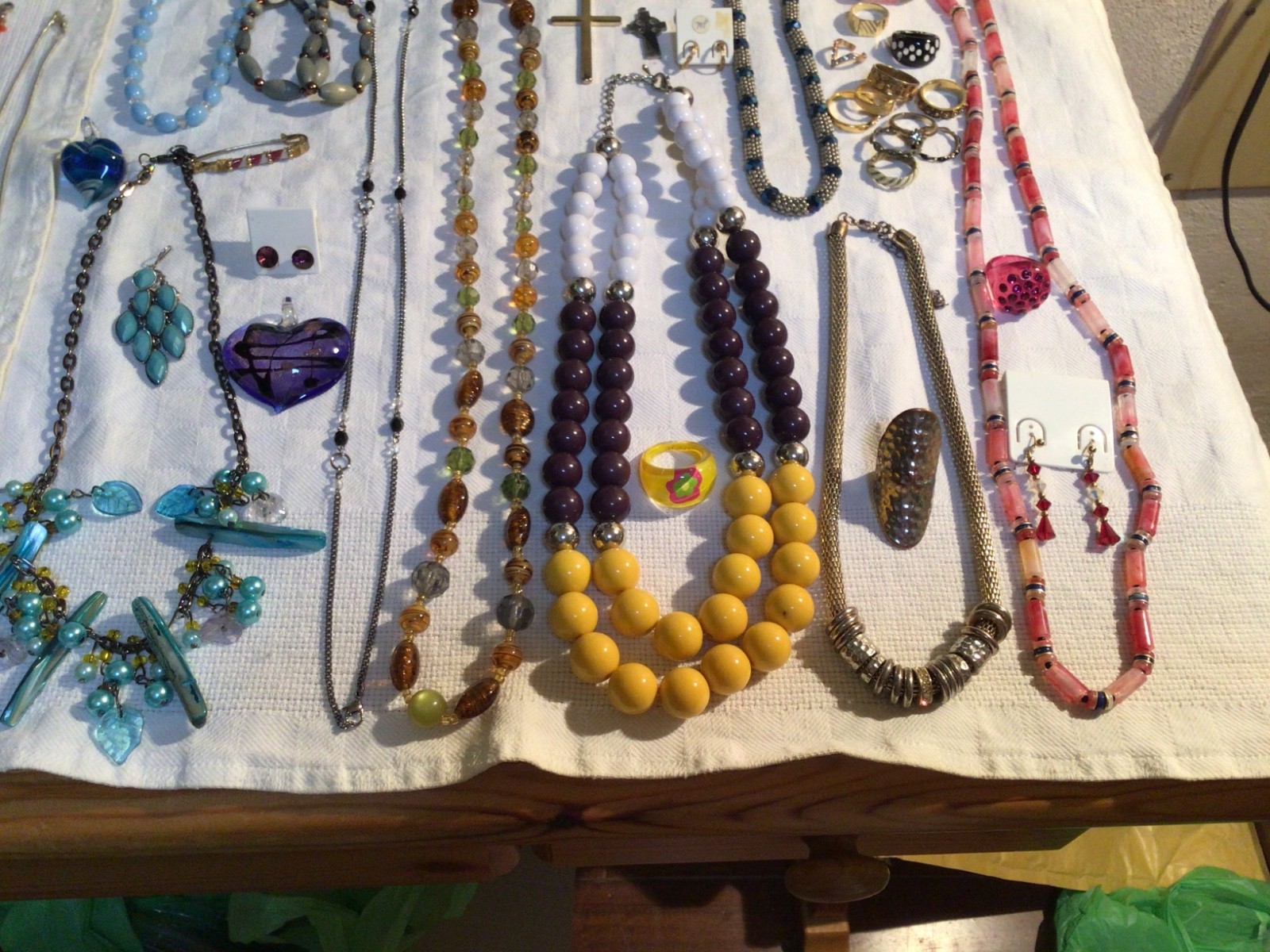 MAX LOT WITH NATURAL RED CORAL BRACELETS NECKLACES EARRINGS WITH BOXES