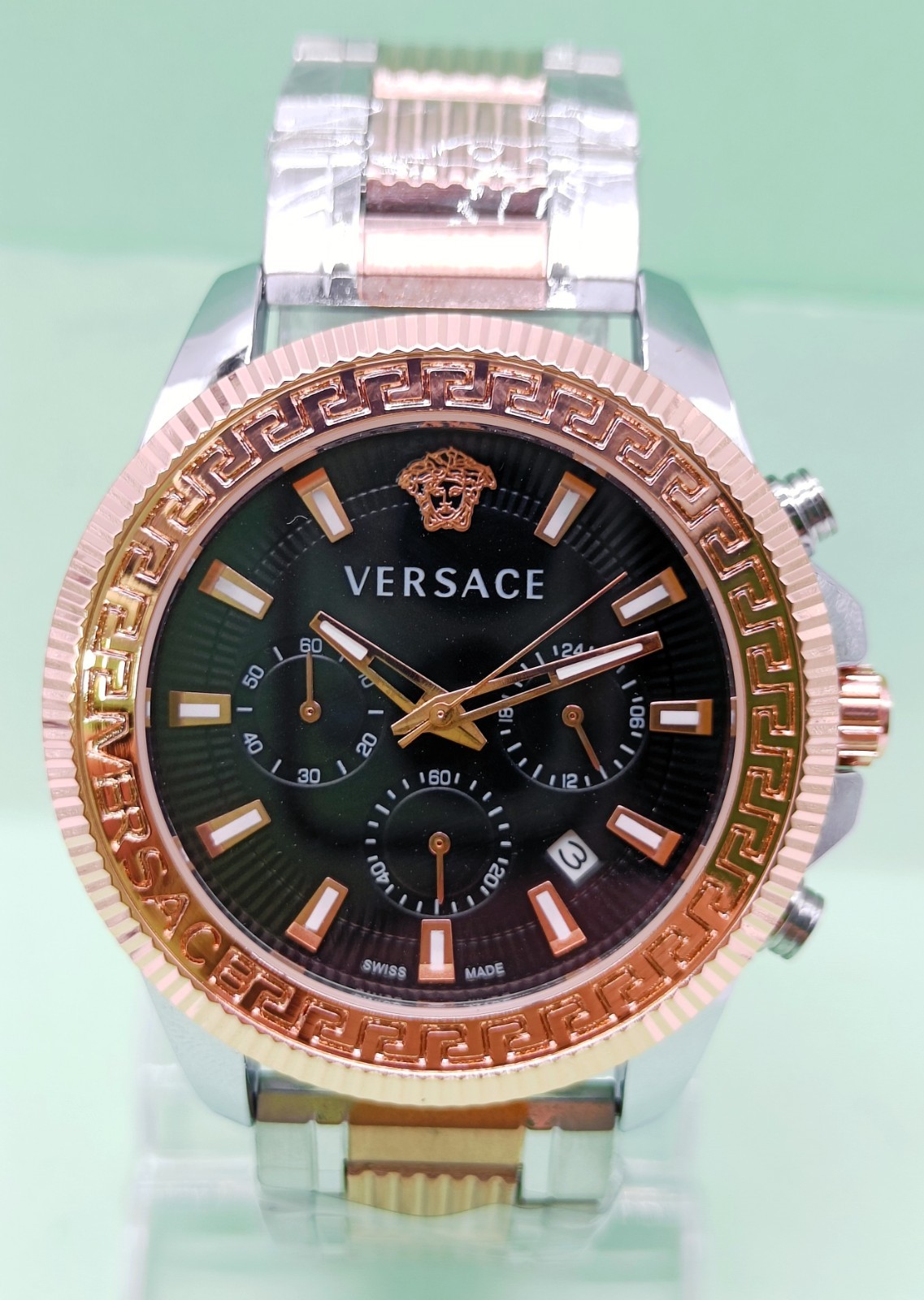 Amazing Versace Chronograph Date Indicator Analog Men’s Wrist Watch