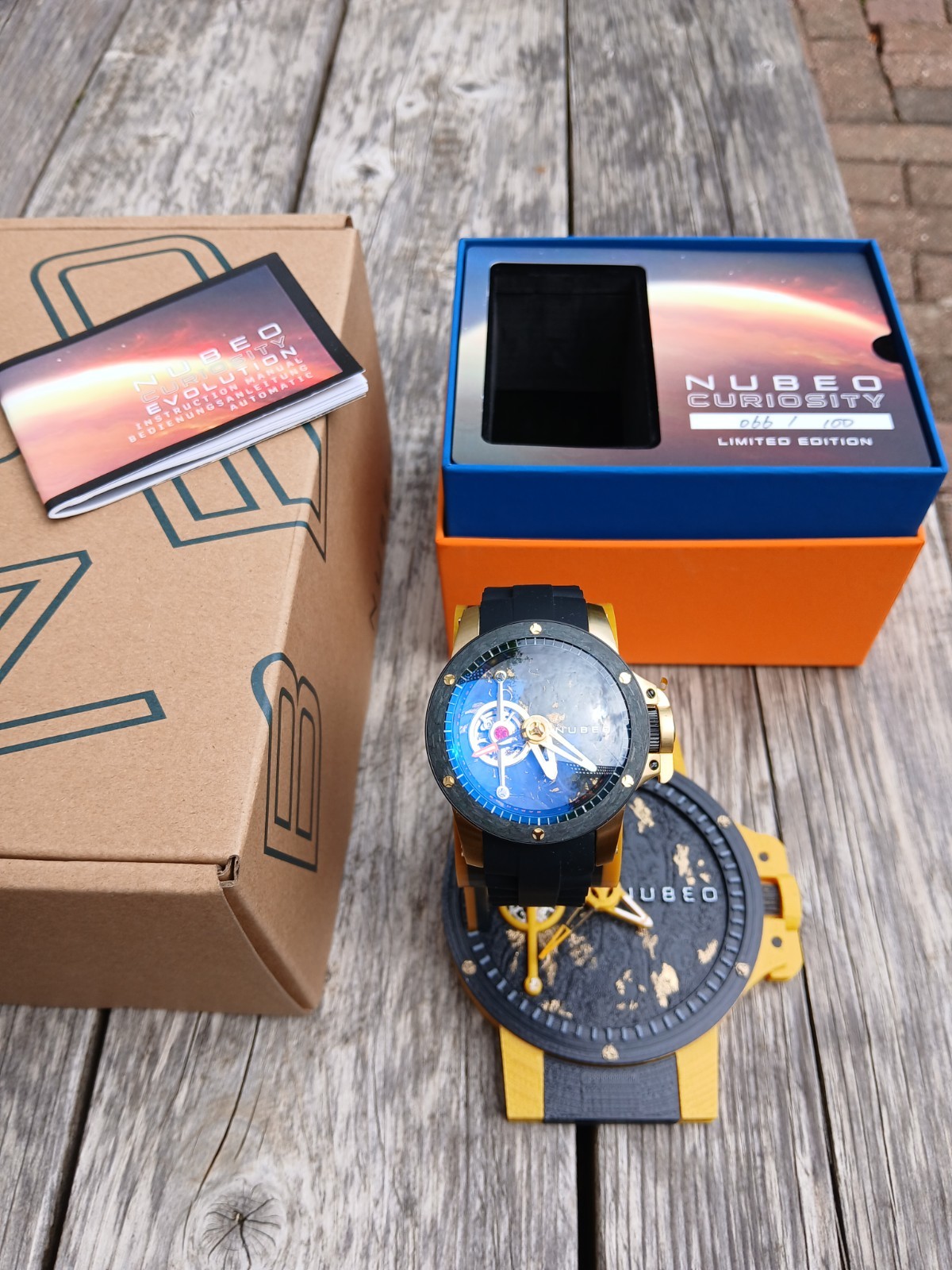 Nubeo Curiosity Evolution Automatic NB-6066-02 With One Off Stand