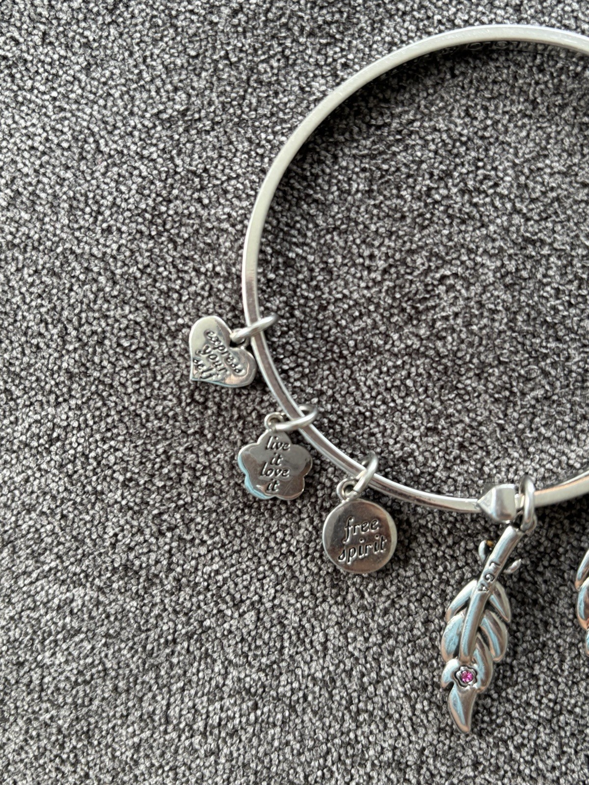LOLO by Lauren G Adams Silver Tone Wire Bangle Charm Bracelet Feather Dangles
