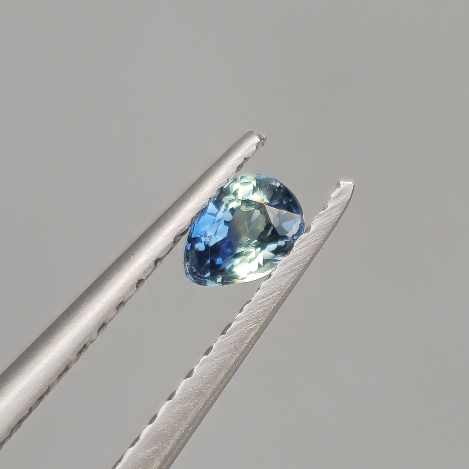 Australian Parti Sapphires Pear Cut 2.37 Crt Bi-Colour Queensland X 12 Gemstones