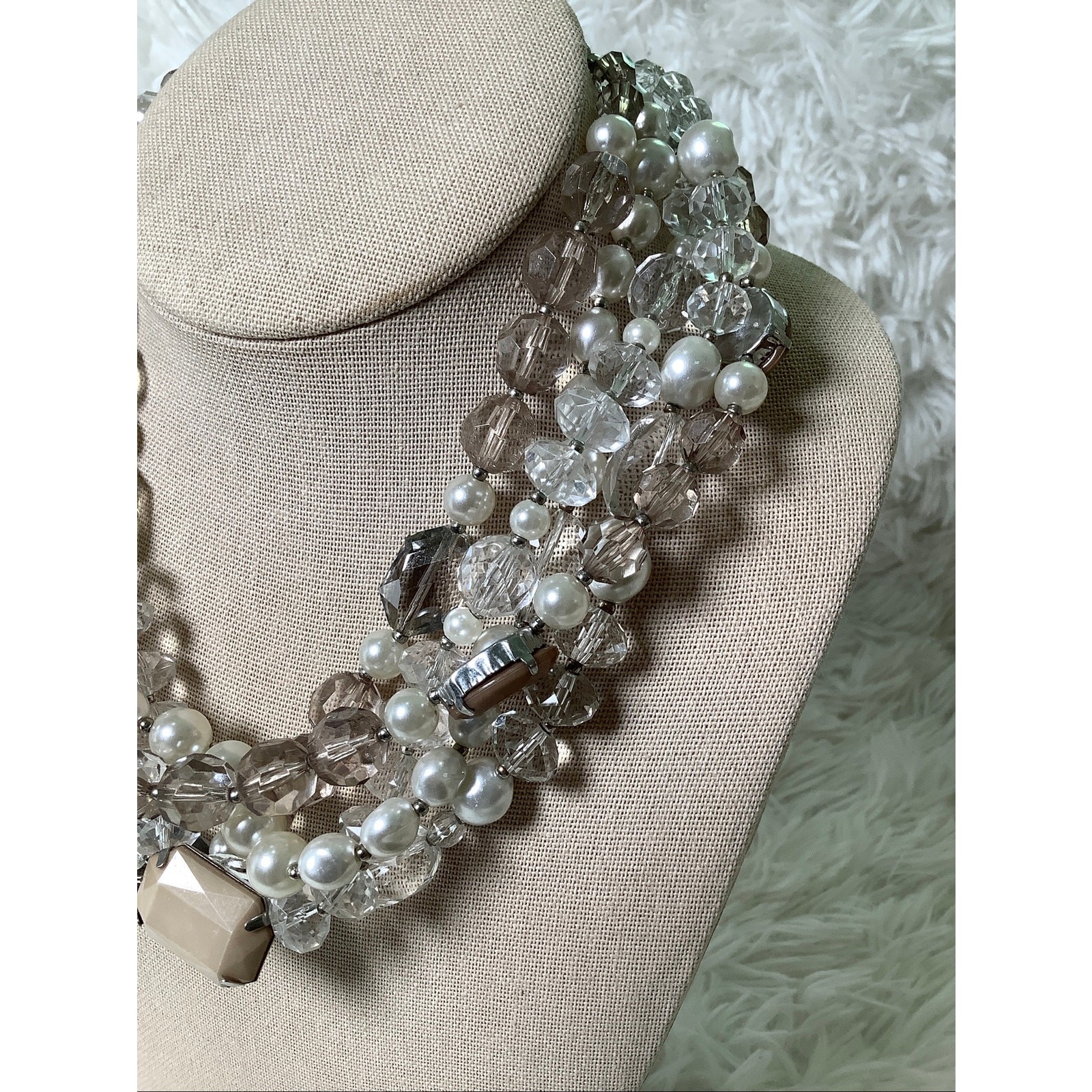 White House Black Market Chunky Pearl Crystal Beaded Statement Necklace F14-3