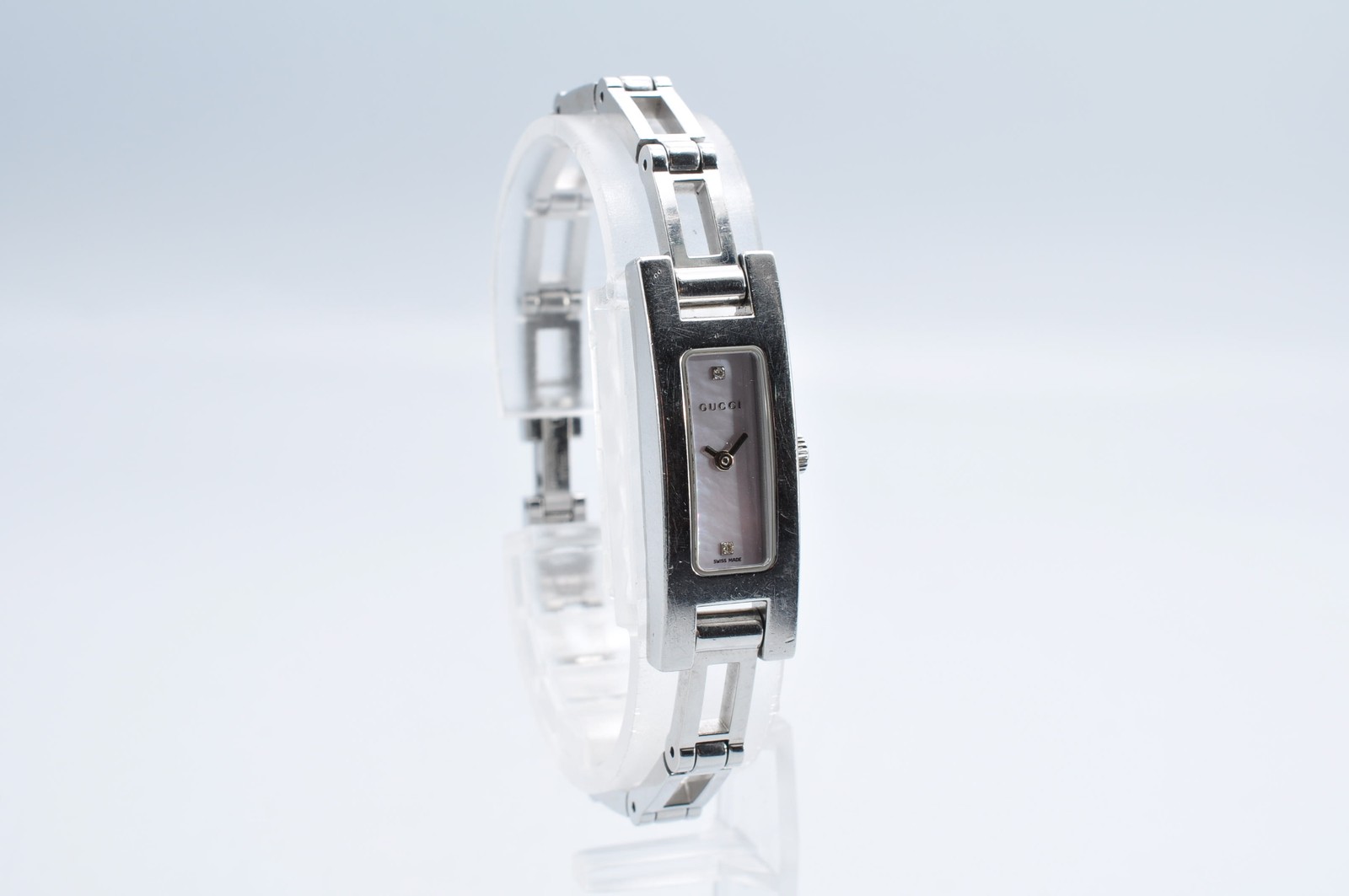 GUCCI 3900L Bangle Quartz Watch Analog Square Women Pink Shell Dial w-1326