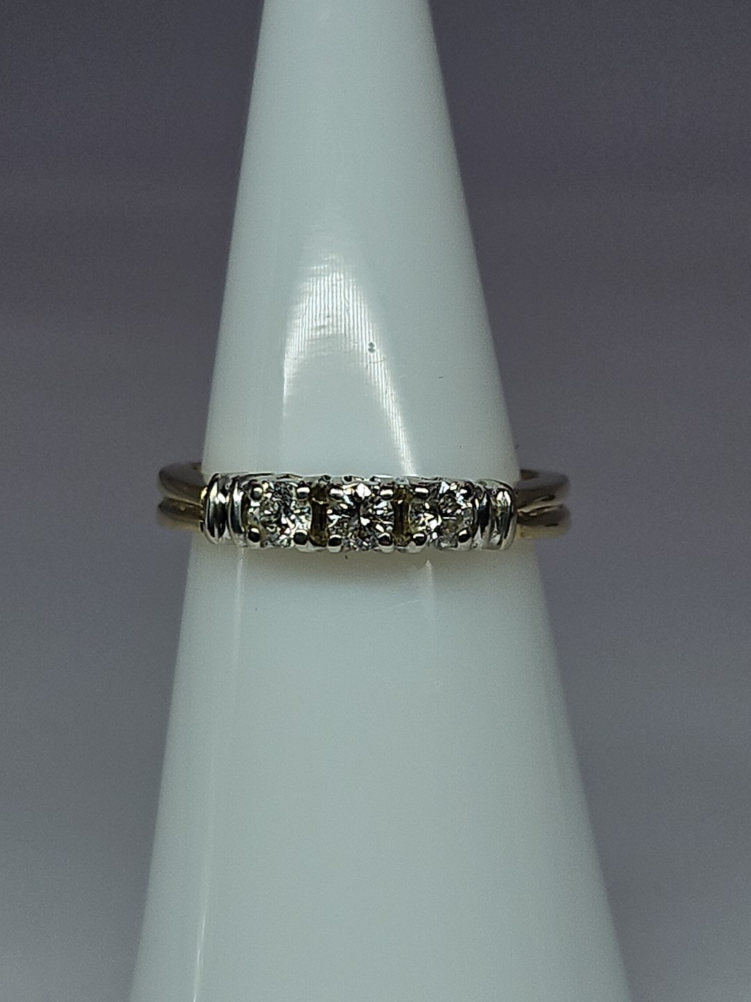 14k Yellow Gold 0.27TCW Diamond 3 Stone Ring Past Present Future Size 5.5 3.08g