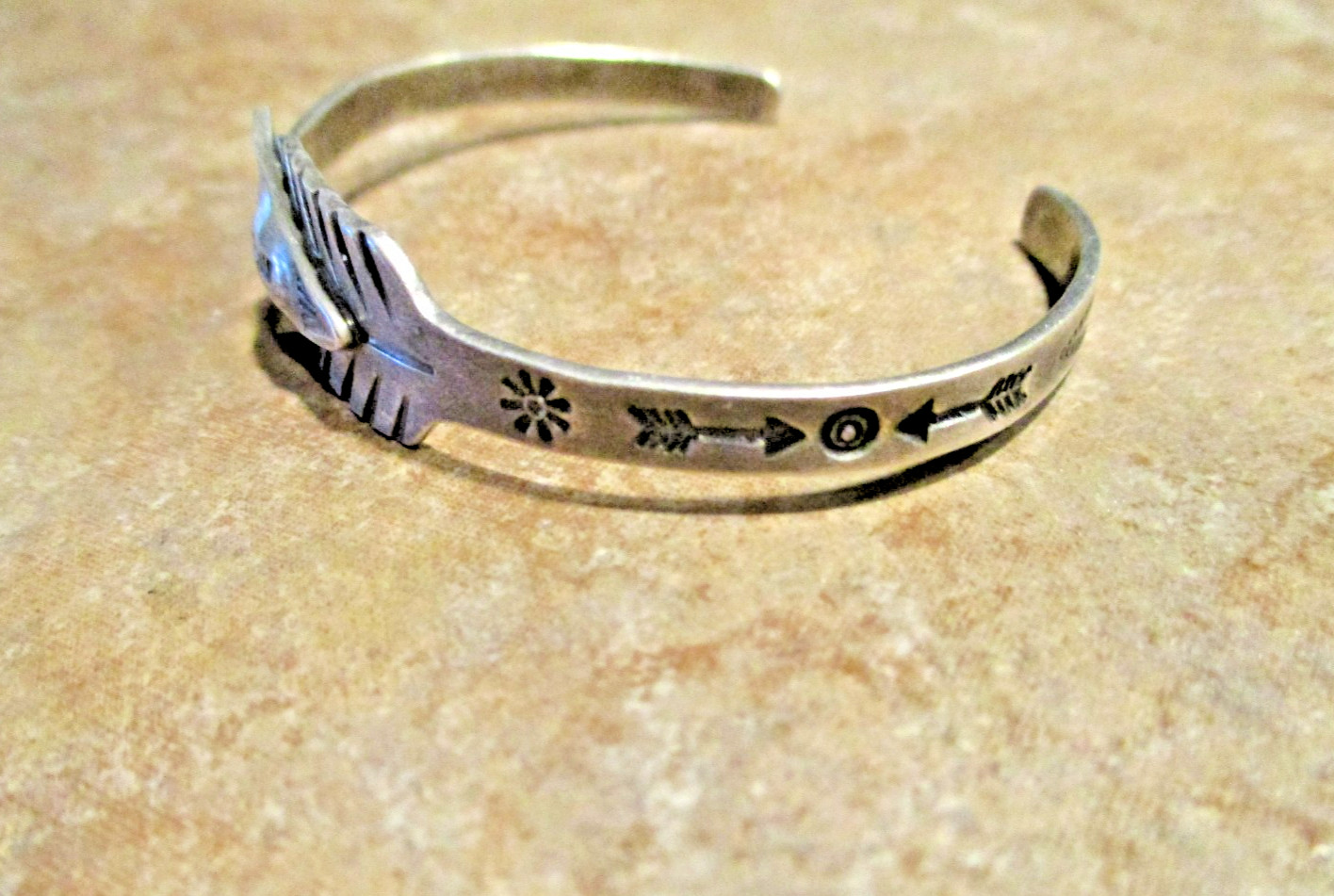 PETITE / SMALL OLD 1950’s Navajo Sterling Silver Stamped Design ARROW Bracelet