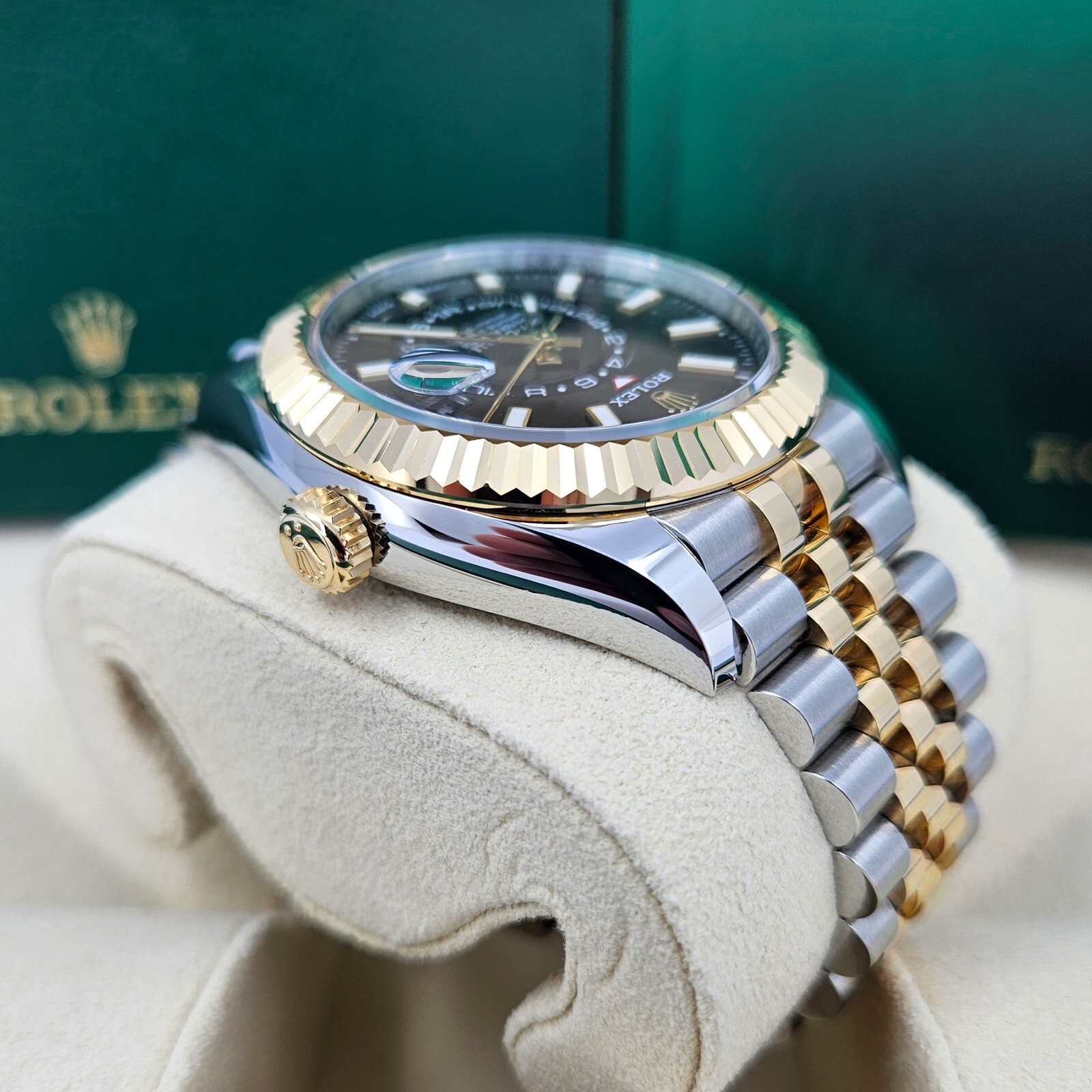 Rolex Sky-Dweller 42mm, Black Dial, Jubilee Two-Tone 336933-0004 Mint 2023