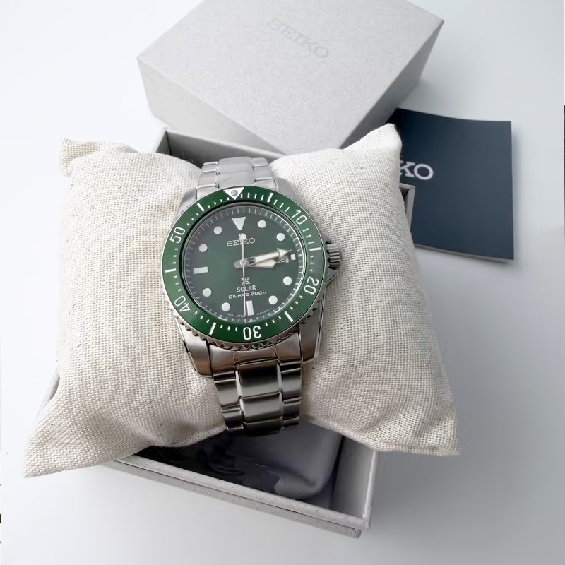 Seiko Prospex Sea Solar Power Men Green Dial Stainless Steel SNE583 Watch 38.5mm