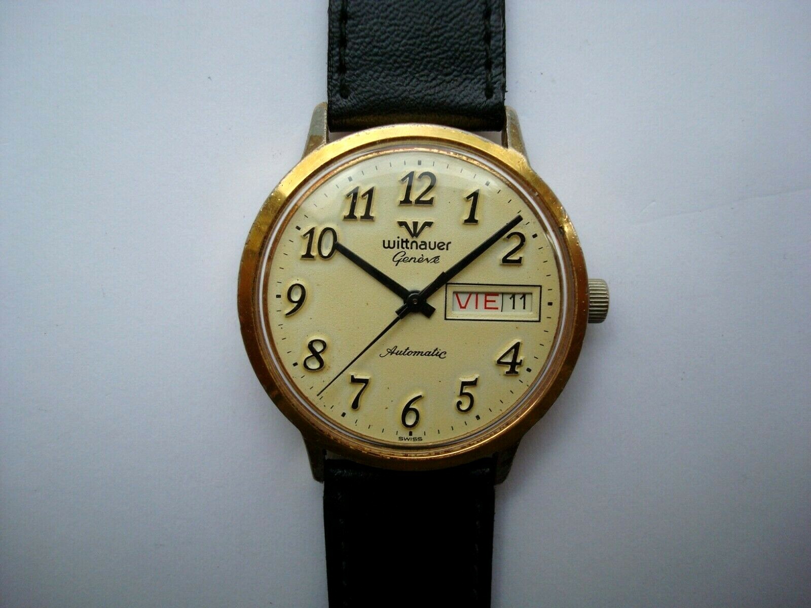 WITTNAUER GENEVE MENS AUTOMATIC WATCH 17j. ETA 2879 DAY DATE Quick Set Near Mint