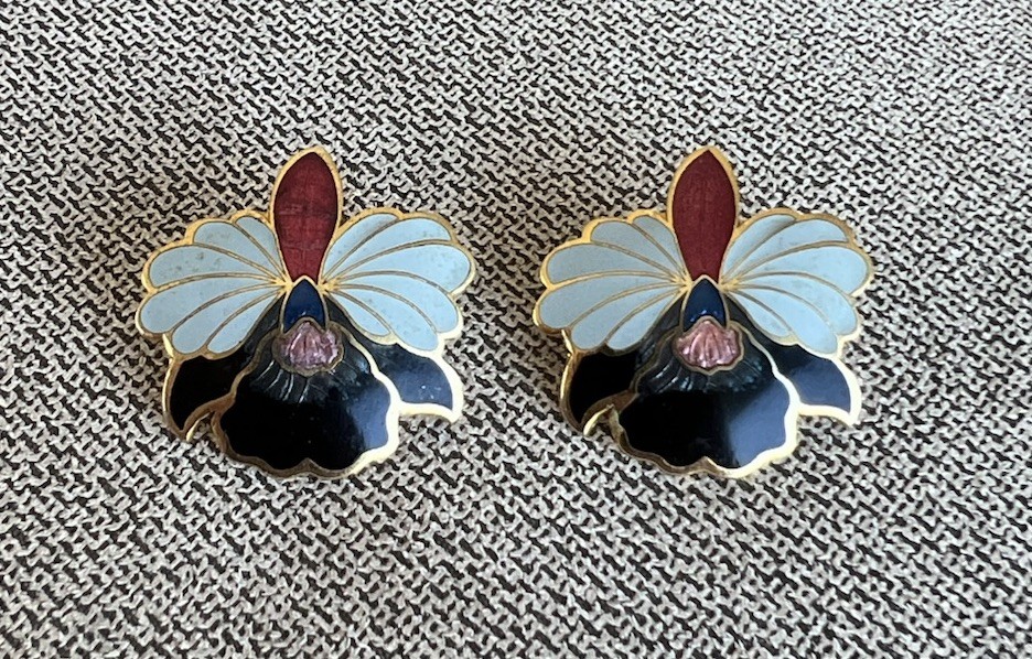 Vtg Pink Light Blue Flower Cloisonne Enamel Gold Tone Earrings Orchid Lotus Stud