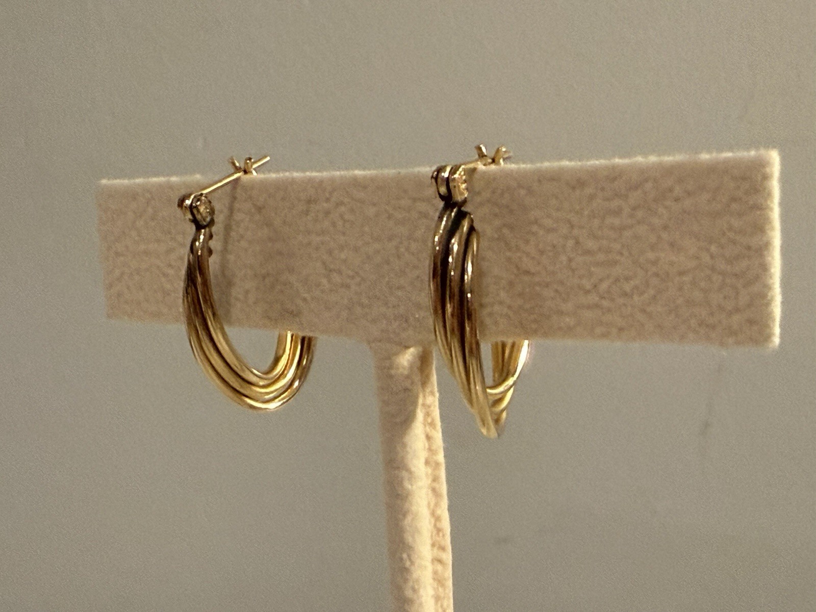 Classic 14K Yellow Gold Earrings 2.56 g Oval Multi Hoop 1″ drop