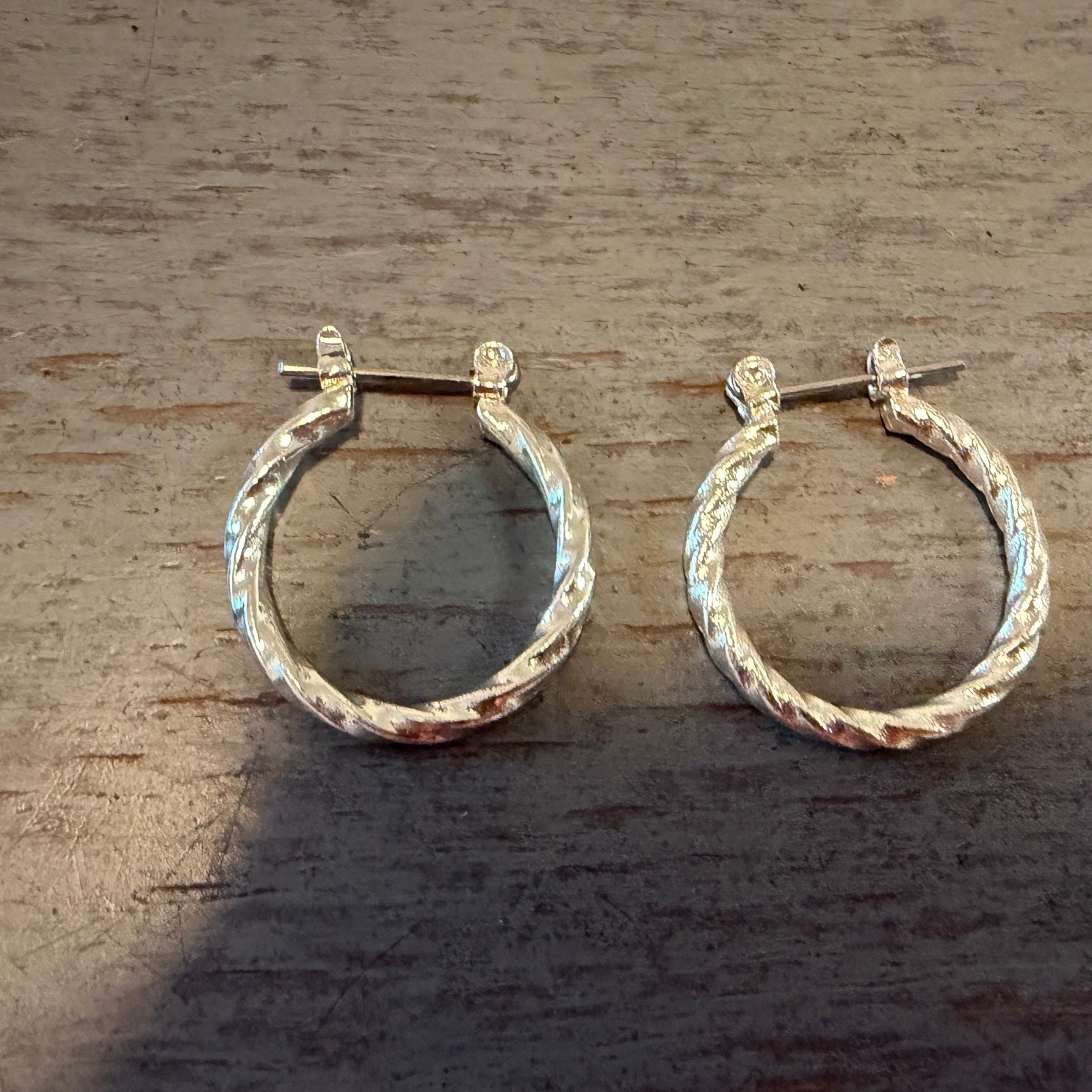 vintage Silver Tone Twisted Rope Hoop Earrings Textured Latch Back Hoops