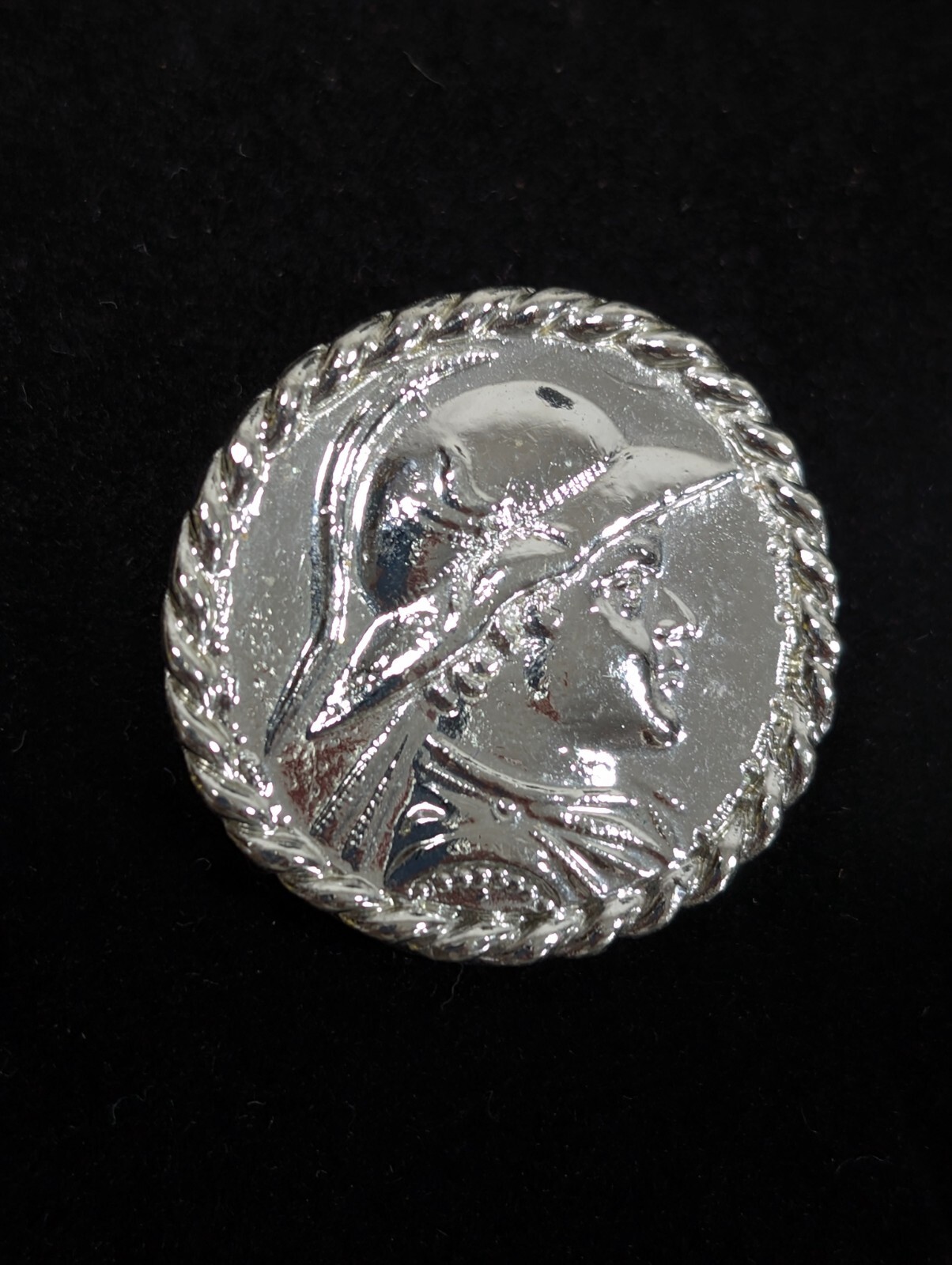 Vintage Silver Tone Woman with Hat Round Classic Retro Scarf Dress Clip
