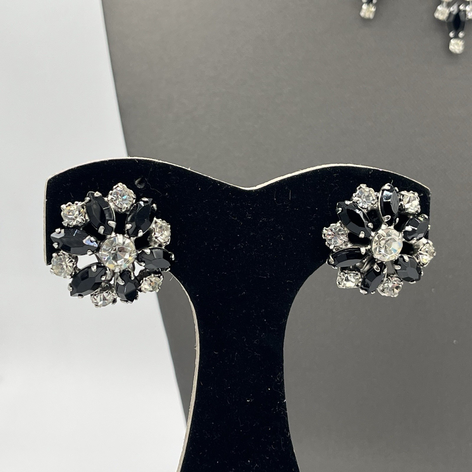 VTG Clear Colorless Black Rhinestones Necklace Clip-on Earrings Set Silver Tone