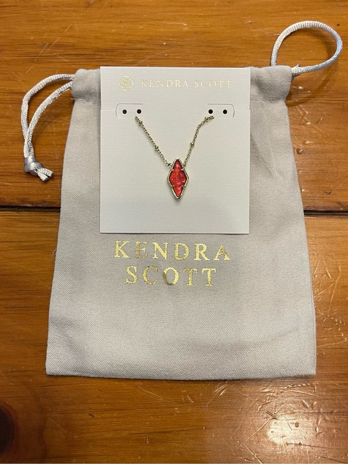 Kendra Scott Kinsley Short pendant Necklace Raspberry Illusion