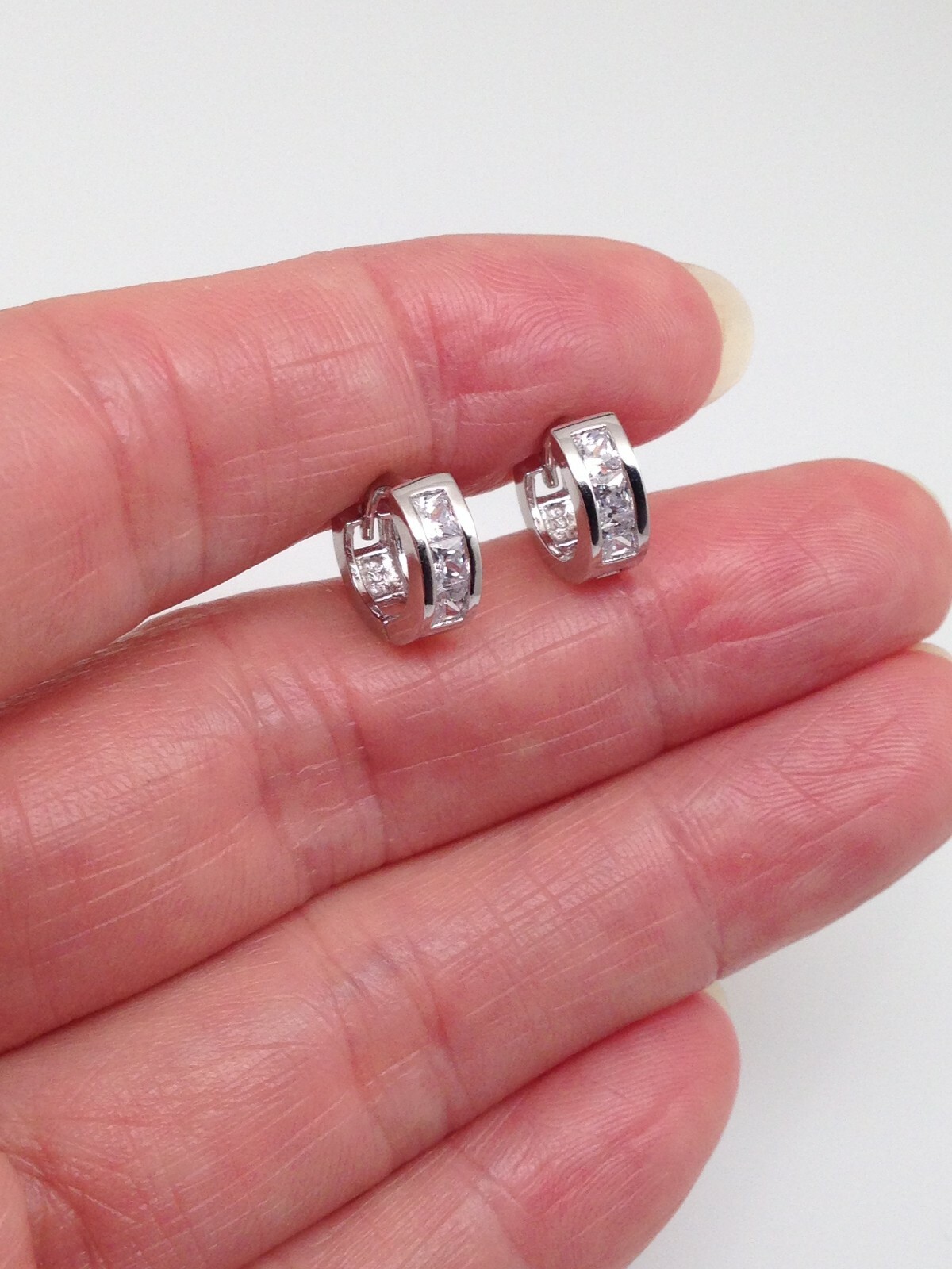 925 Sterling Silver Small Cz Huggie Hoop Earrings Princess Womens Mens 9.5×3.5mm