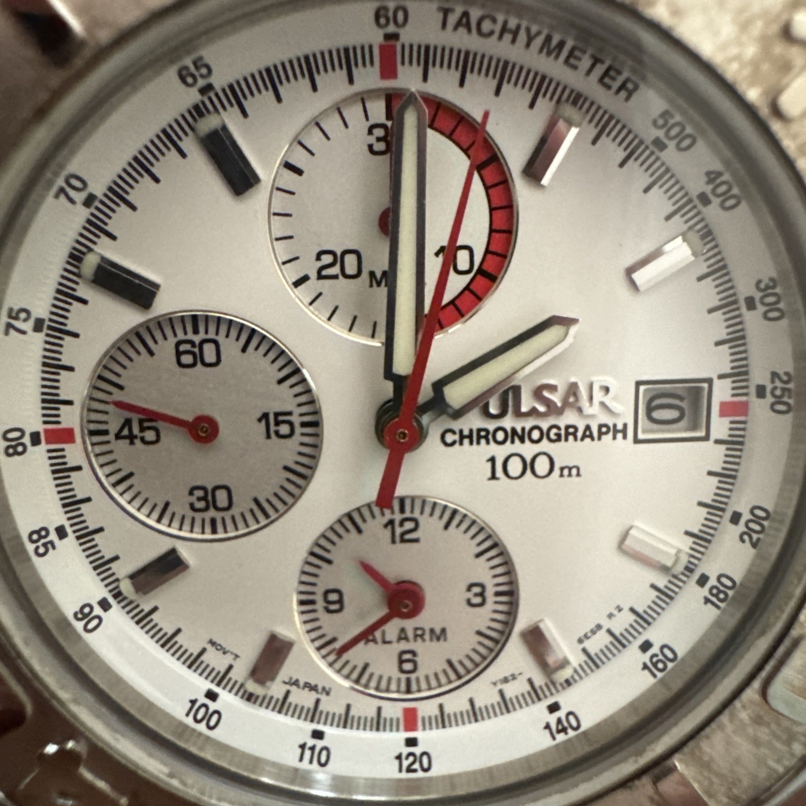 Vintage Pulsar Y182-6D20 Chronograph Alarm Watch Runs New Battery White Dial