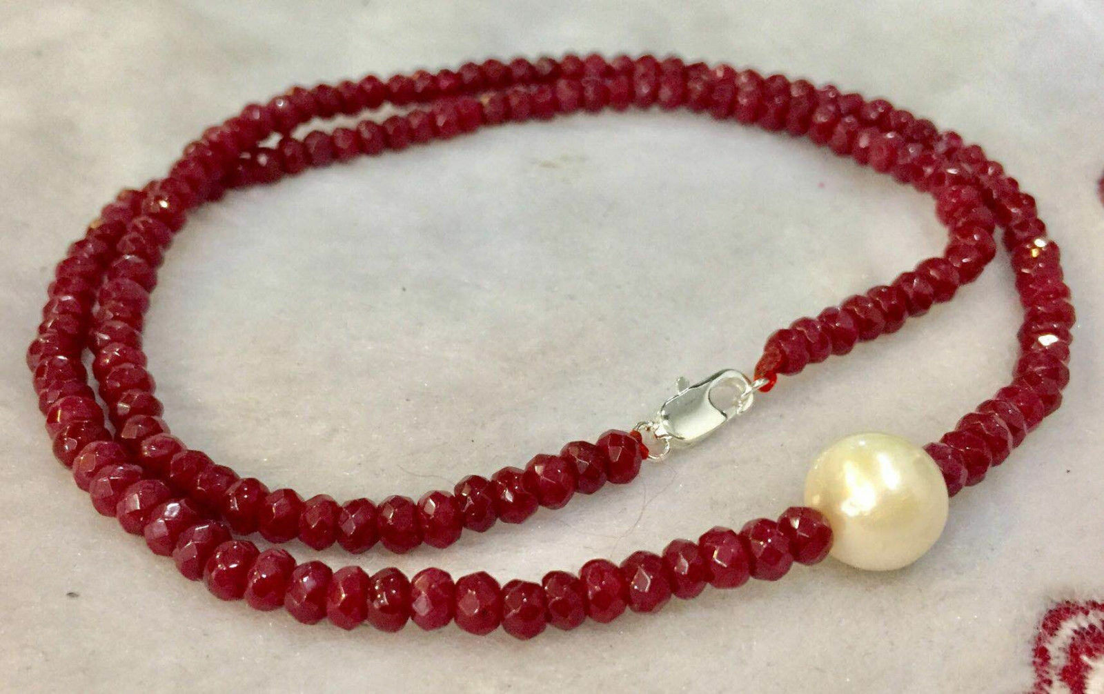 9-10mm White Freshwater Pearl & 2x4mm Red Jade Roundel Faceted Necklace 18″ AAA