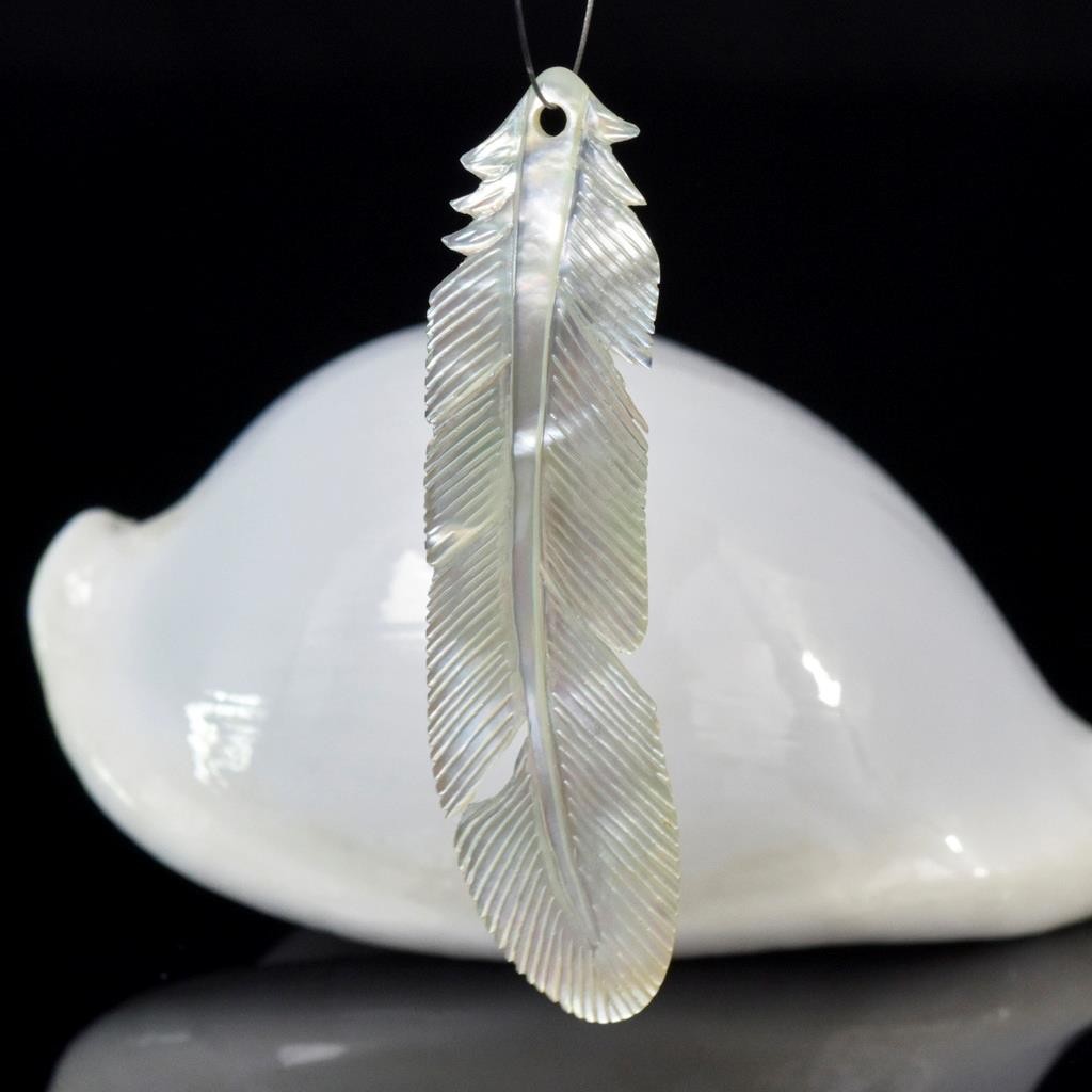 Bird Feather Carved Mother of Pearl Shell Pendant Jewelry Making Supply 1.95g