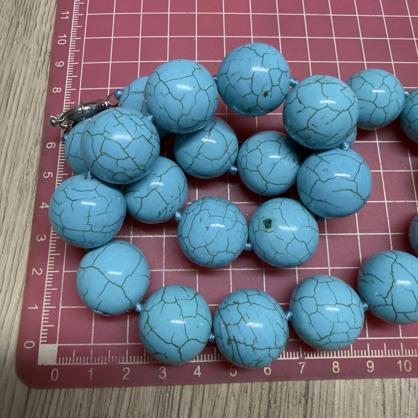 RETRO Chunky Beaded Turquoise Colour Necklace Howlite 51cm/20″ Pretty Kitsch